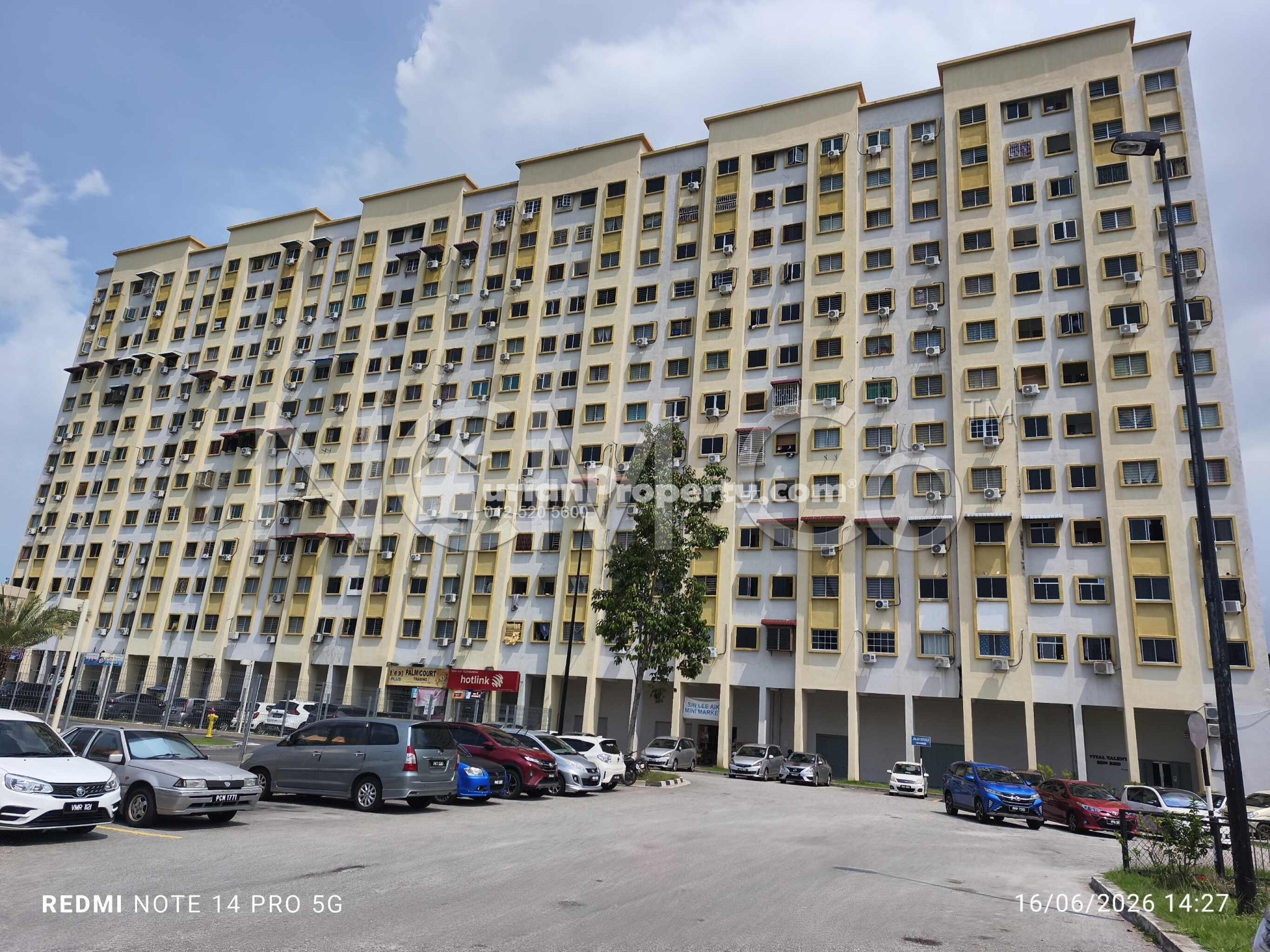 Apartment For Auction at Palm Court