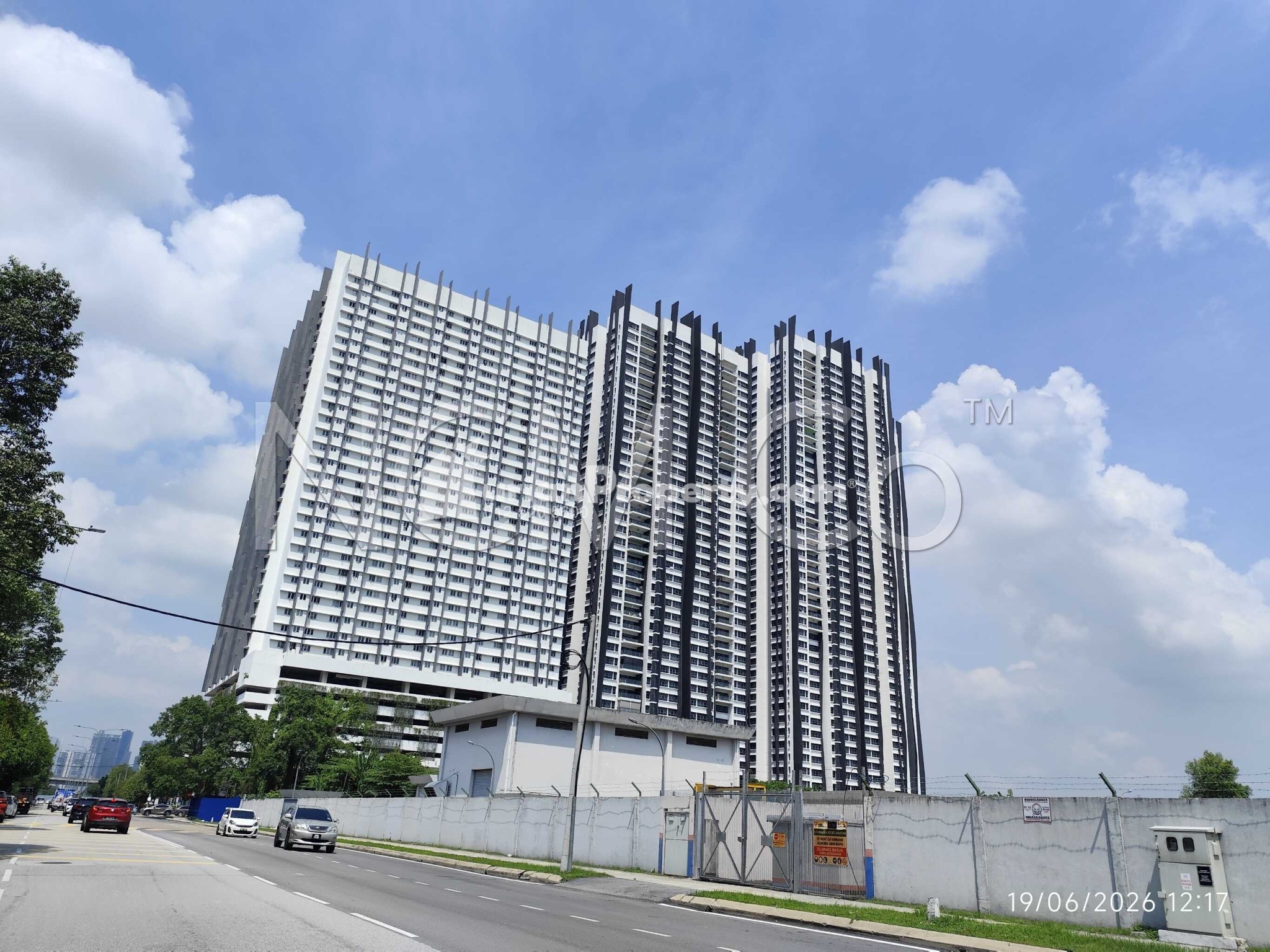 Serviced Residence For Auction at Lakeville Residence