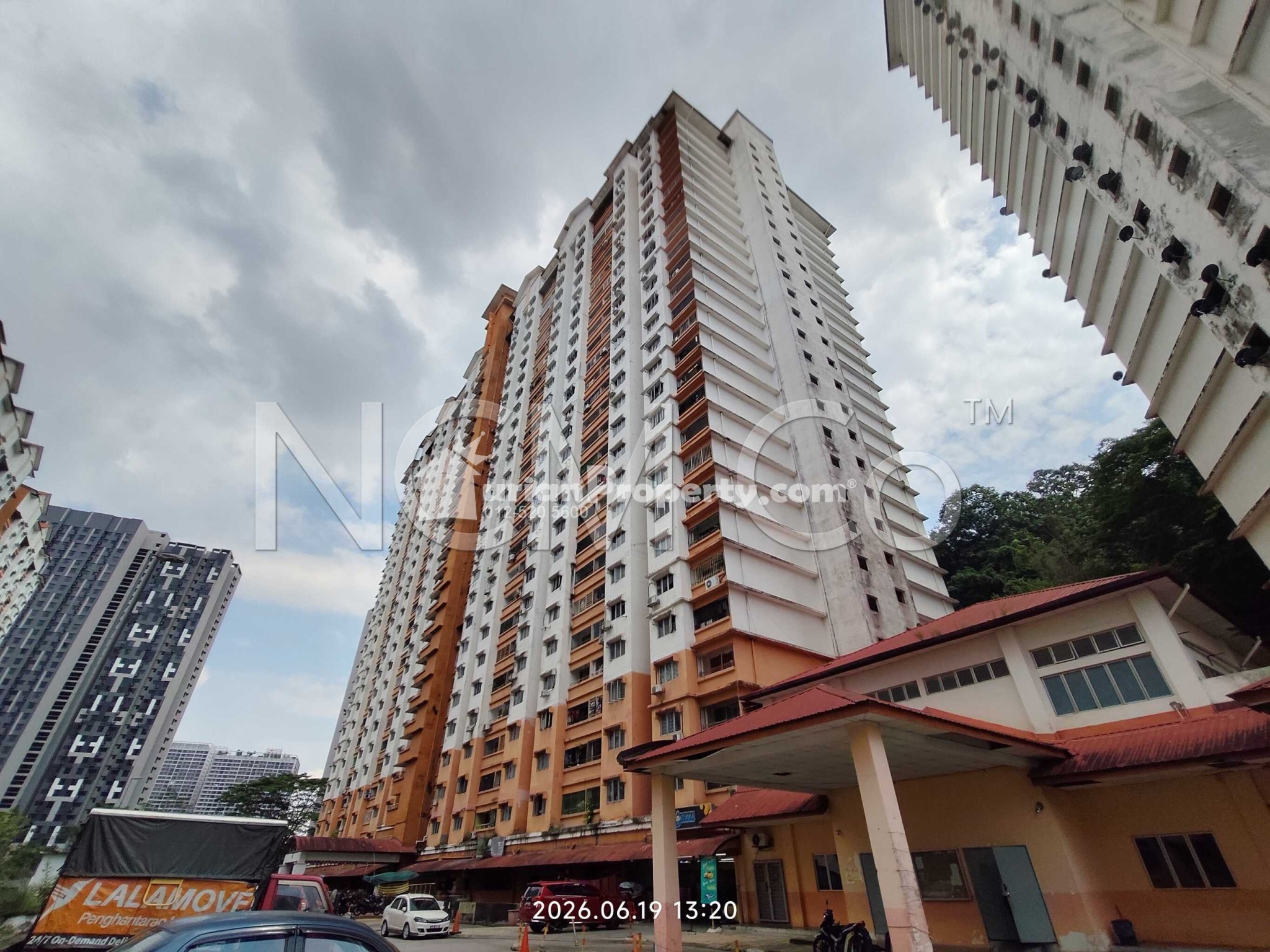 Apartment For Auction at Flora Damansara Apartment