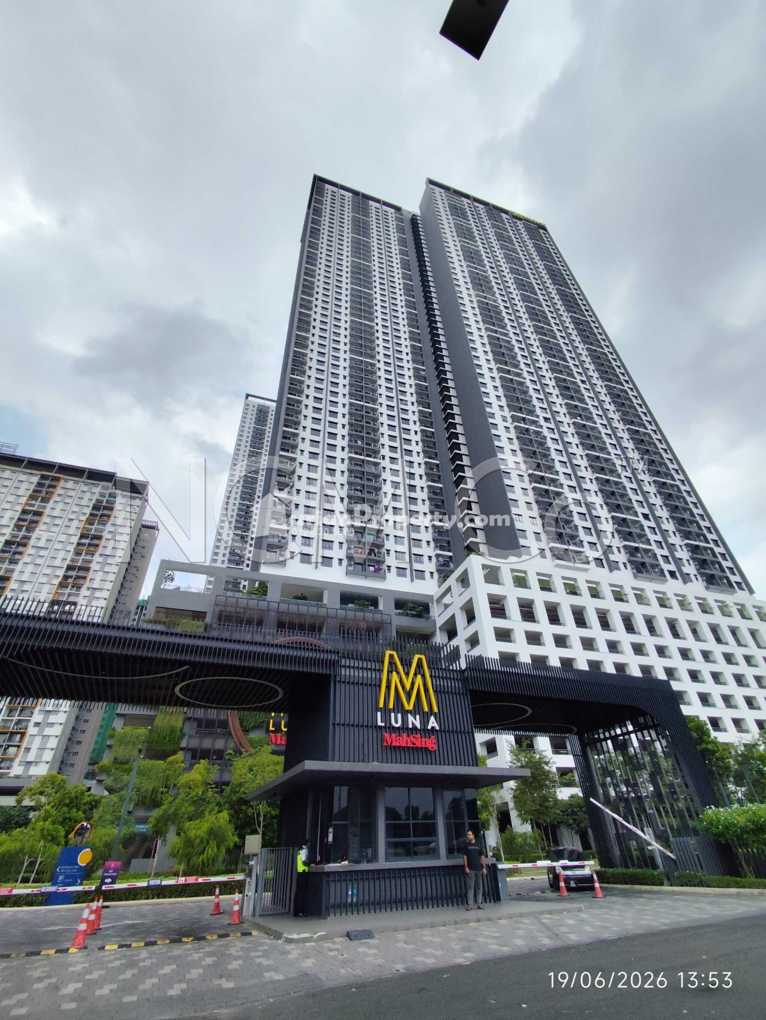 Serviced Residence For Auction at M Luna