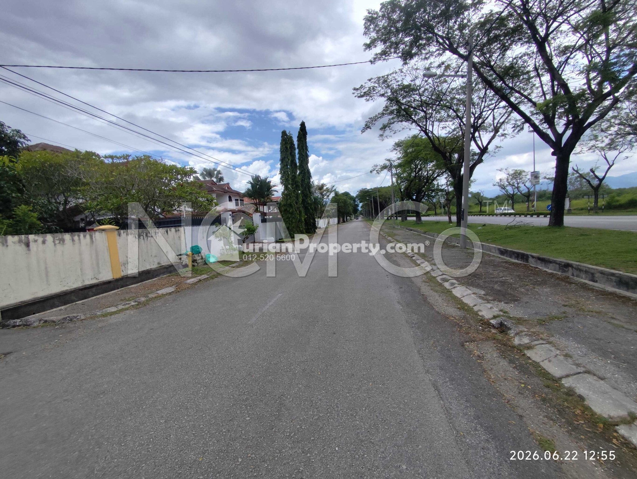 Bungalow House For Auction at Bandar Baru Sri Klebang