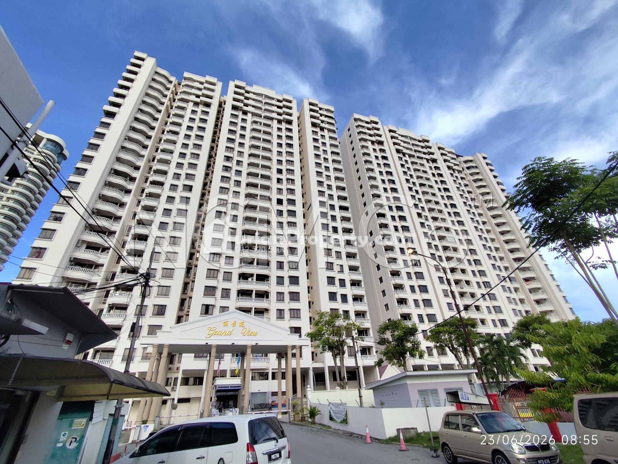 Condo For Auction at Grand View