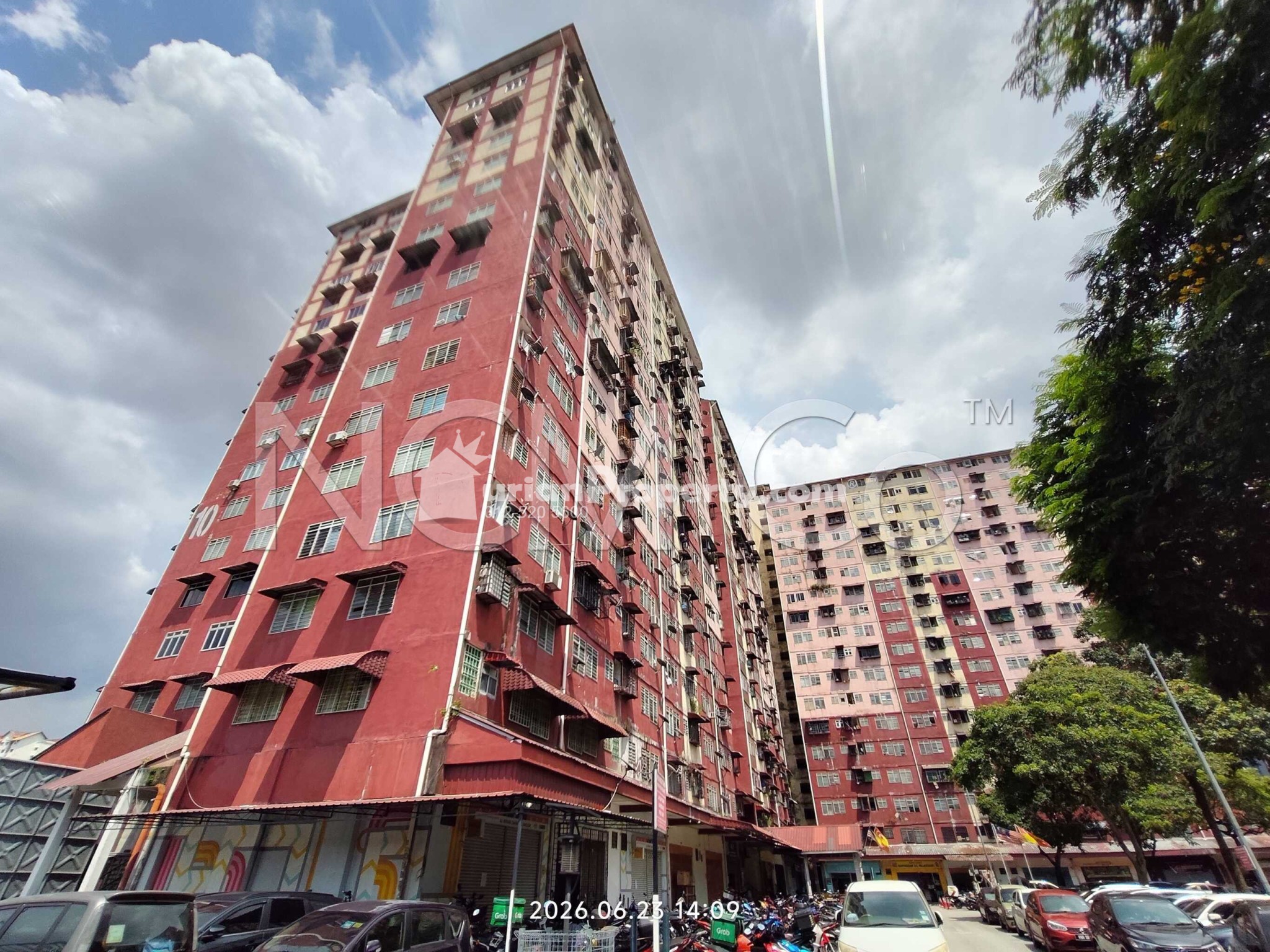 Apartment For Auction at Desa Mentari 2