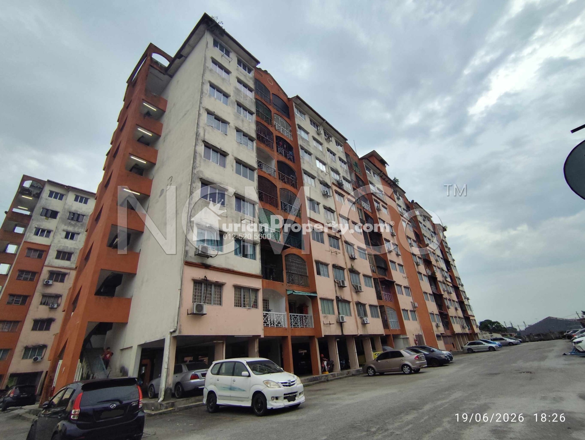 Apartment For Auction at Impian Sentosa