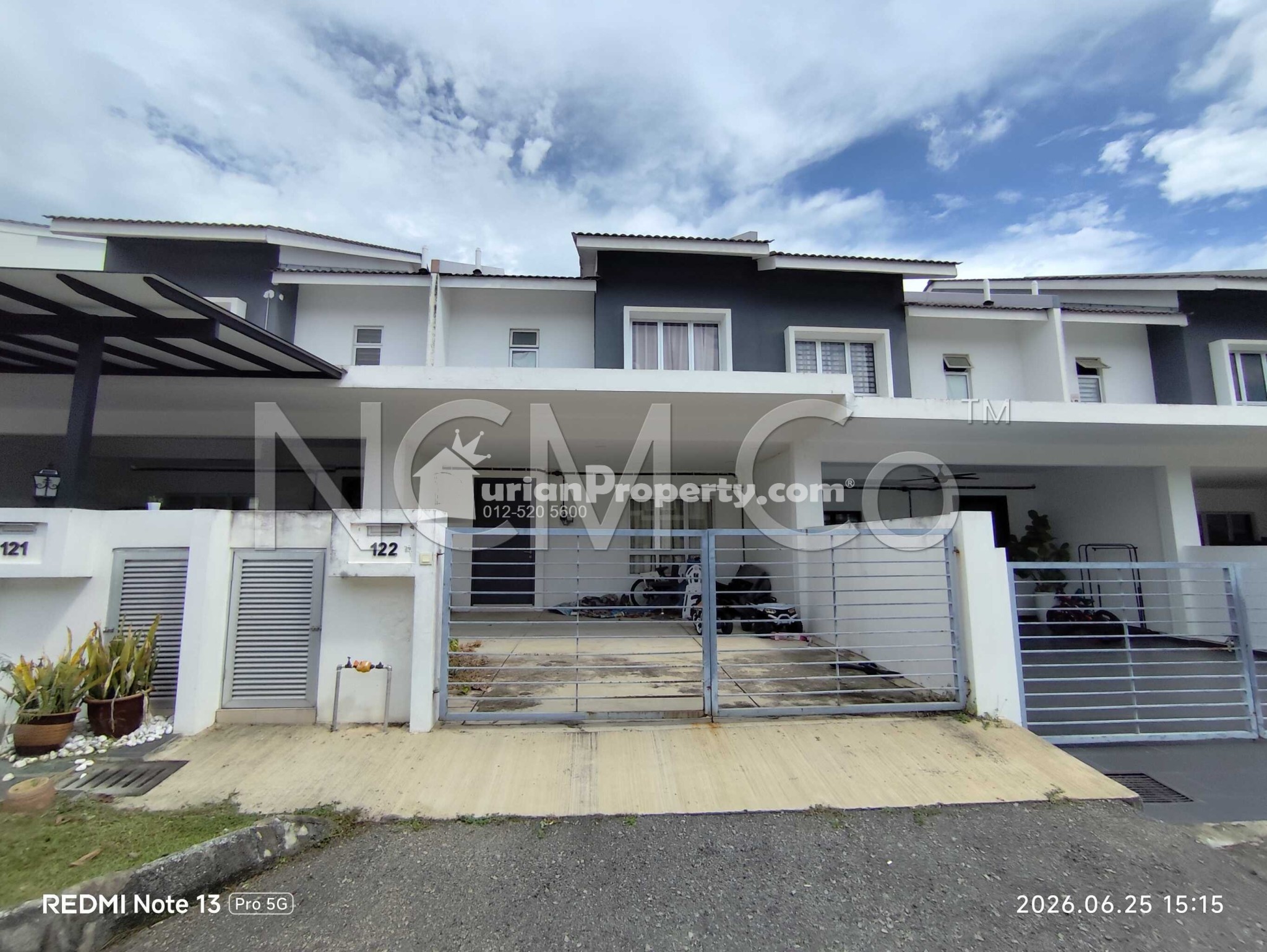 Terrace House For Auction at Iringan Bayu