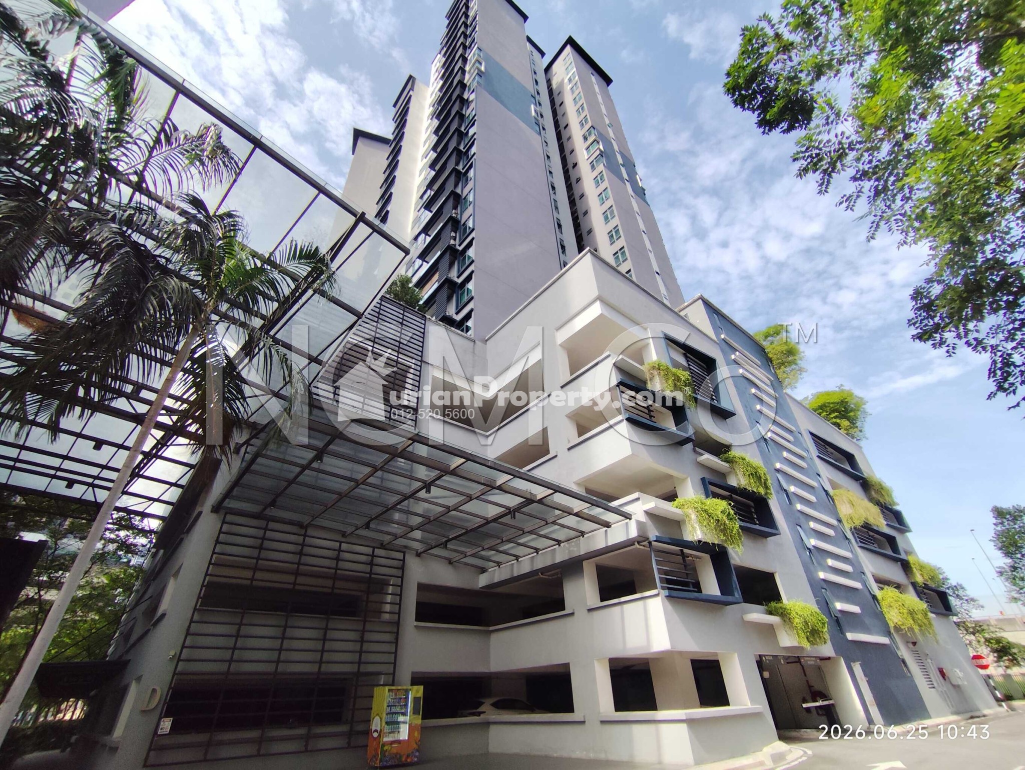 Condo For Auction at The Vyne