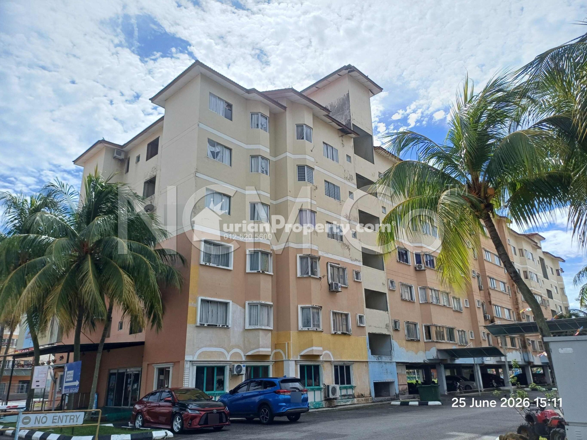 Apartment For Auction at PD Tiara Bay Apartment