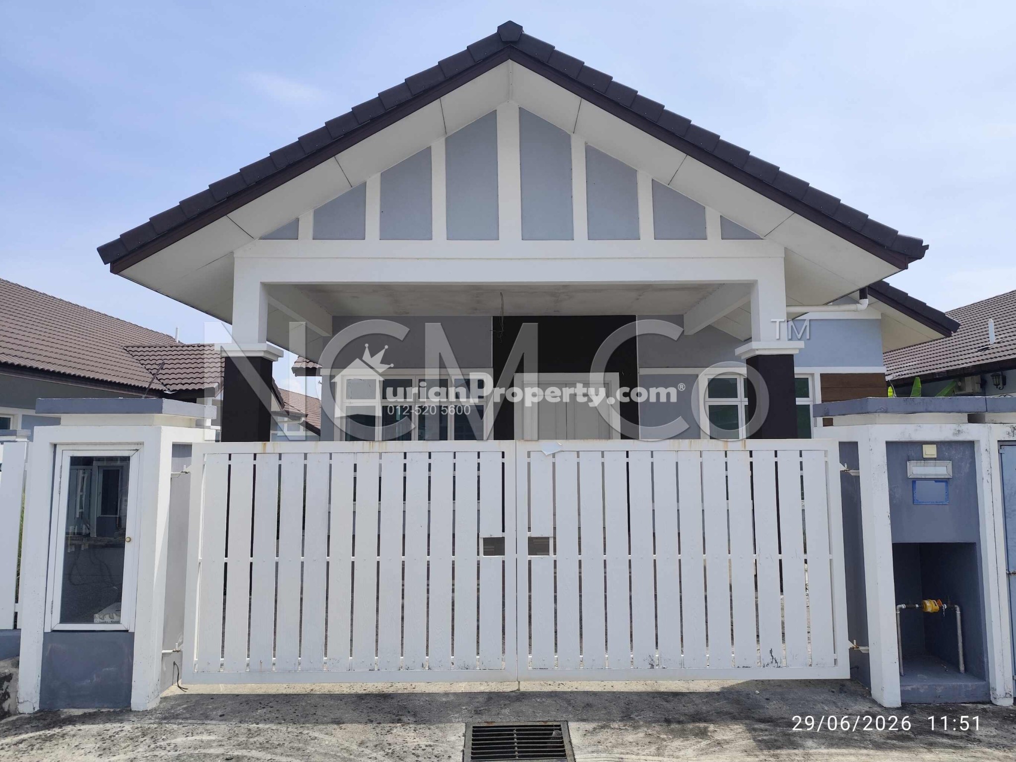 Bungalow House For Auction at Taman Bukit Senawang Perdana