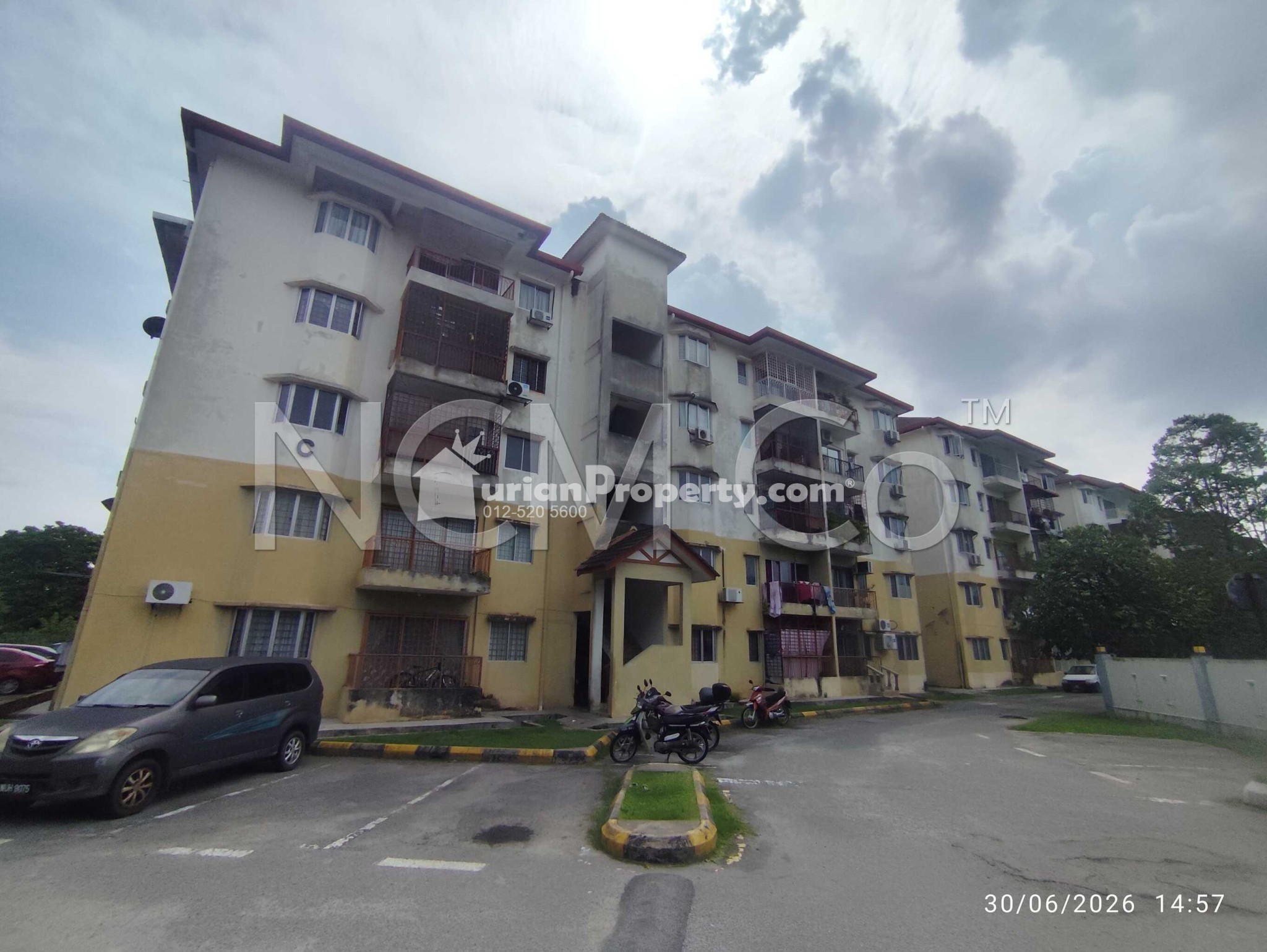 Apartment For Auction at Seraya Apartment