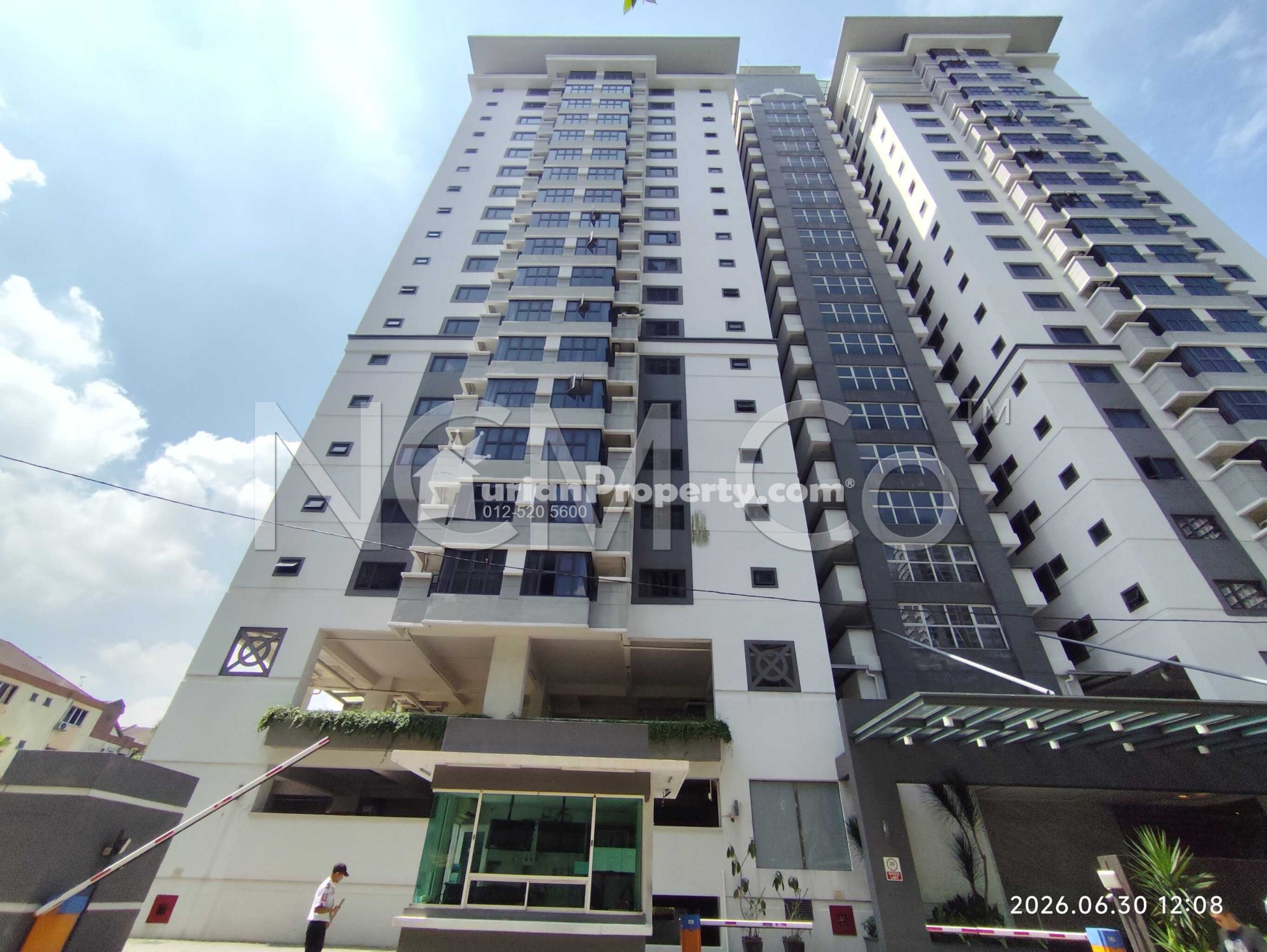 Condo For Auction at Royalle Condominium
