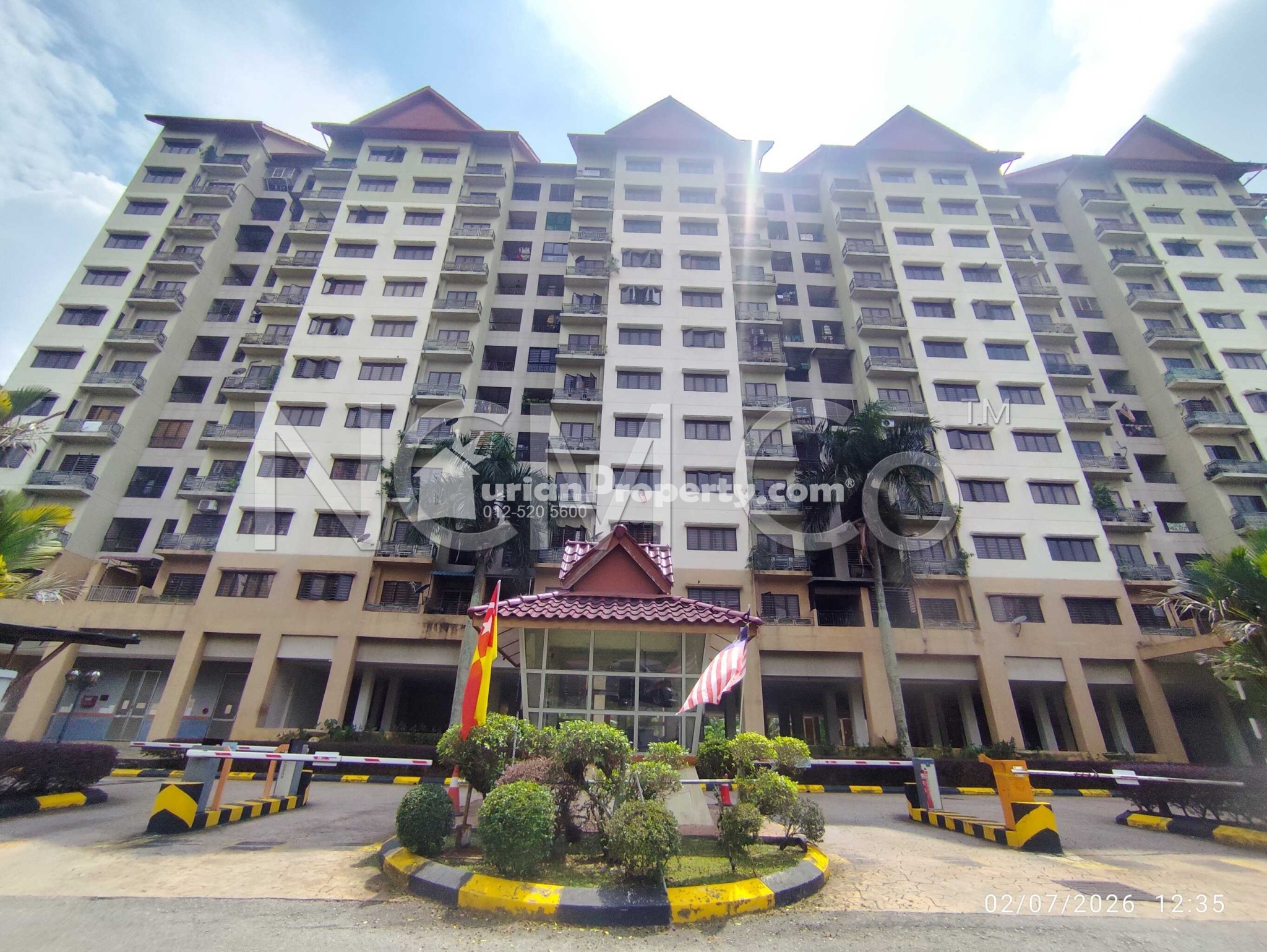 Apartment For Auction at Kristal Villa