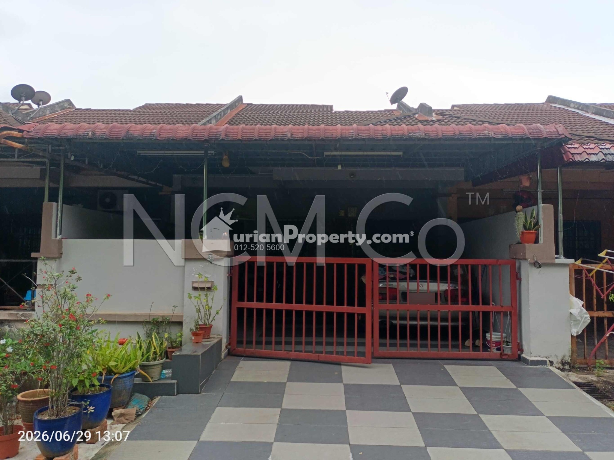 Terrace House For Auction at Puncak Jelapang Indah