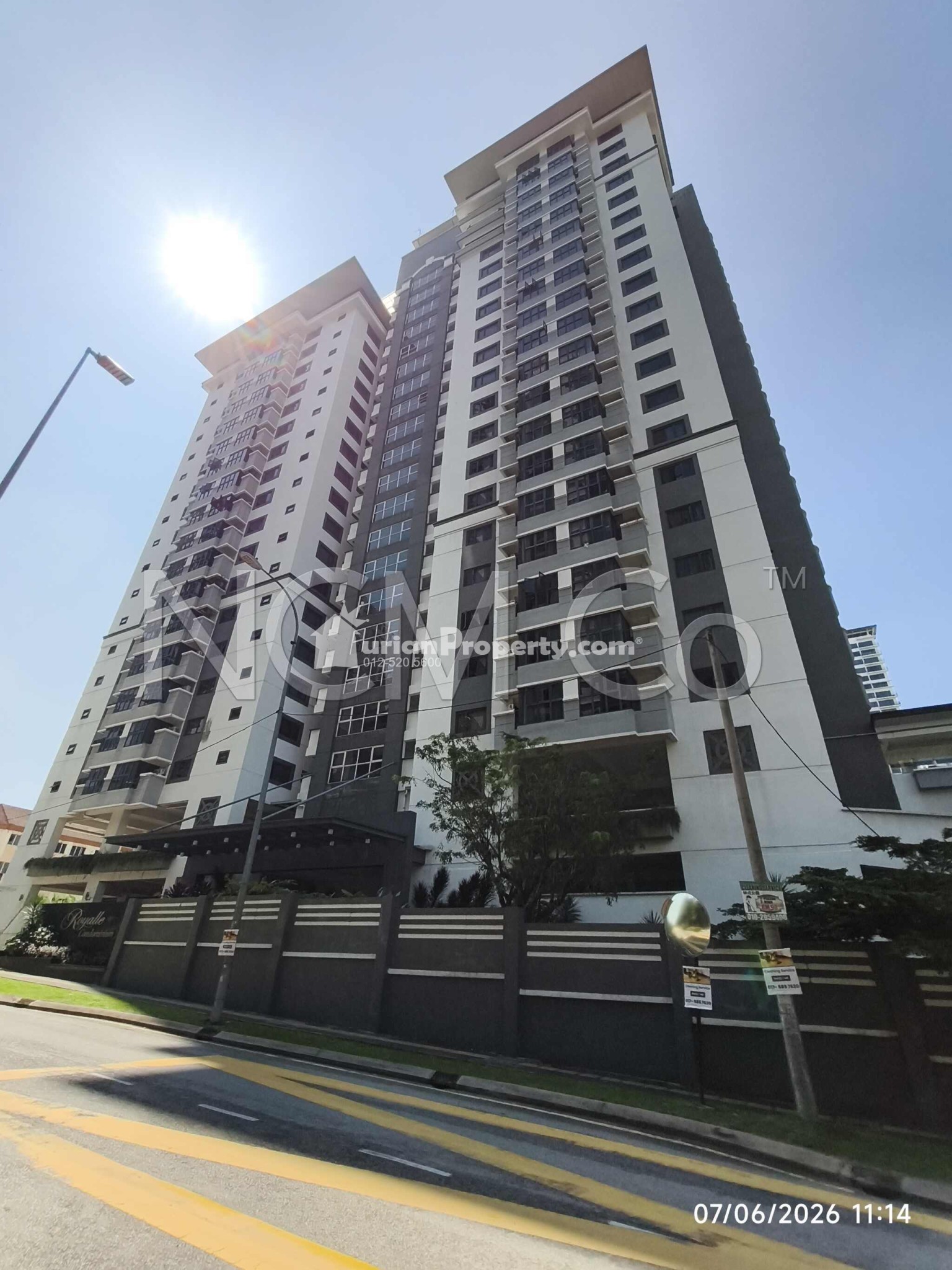 Condo For Auction at Royalle Condominium