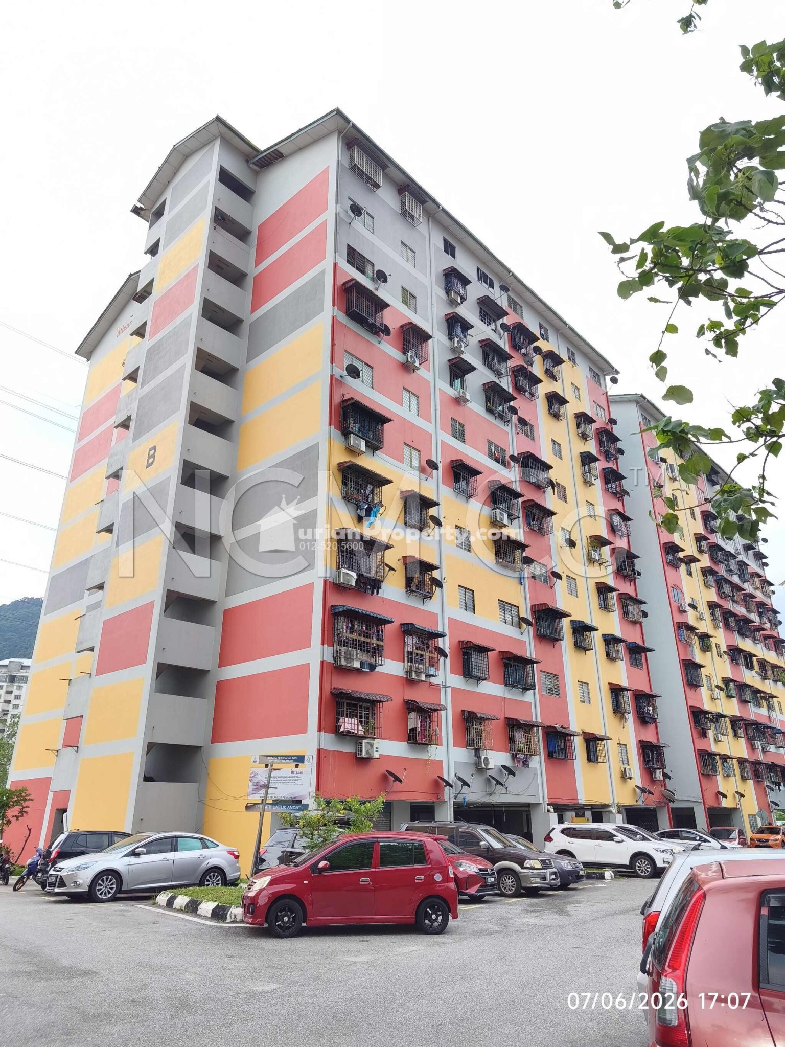Apartment For Auction at Pangsapuri Laksamana Jaya