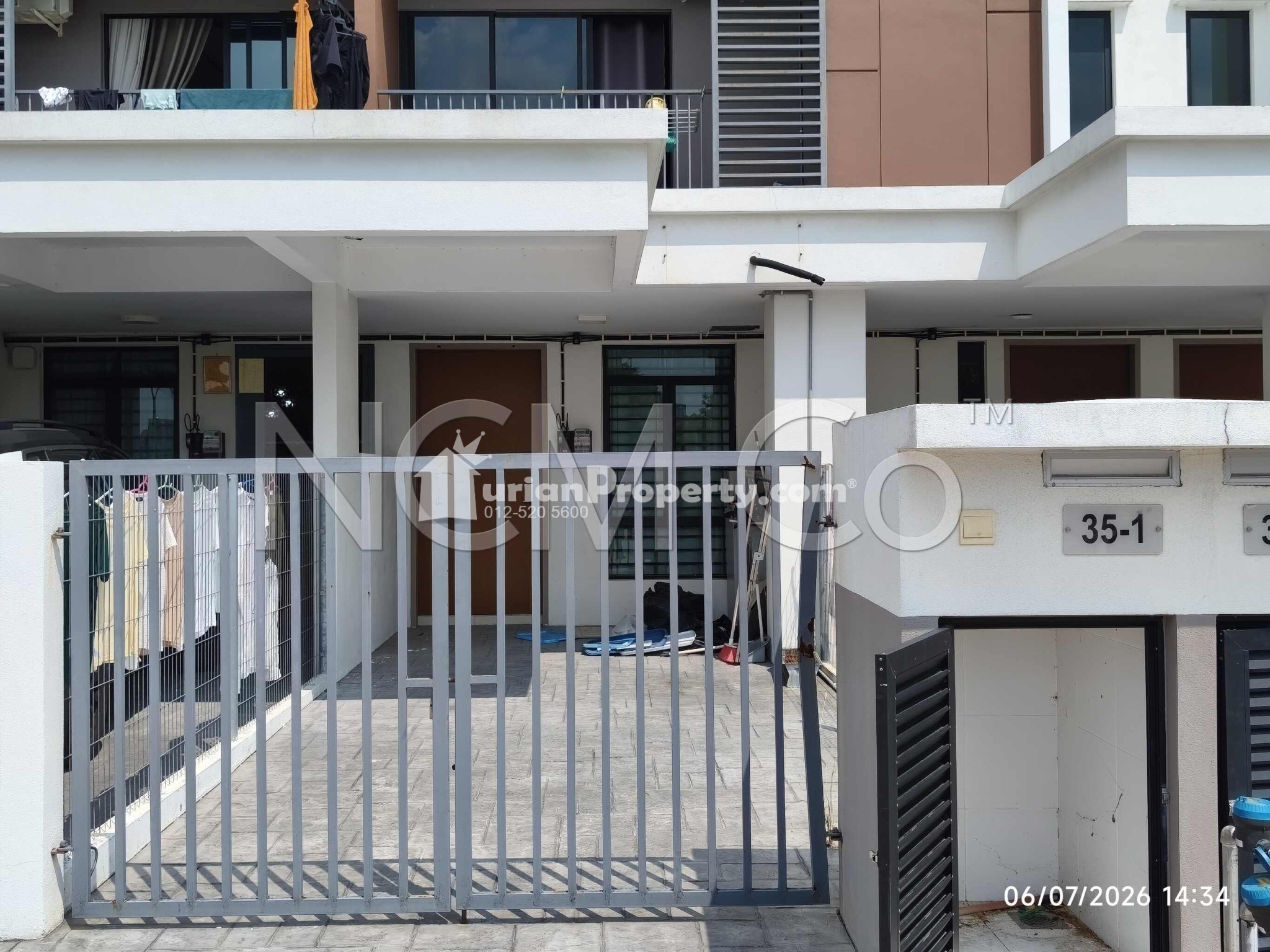 Terrace House For Auction at Elegan
