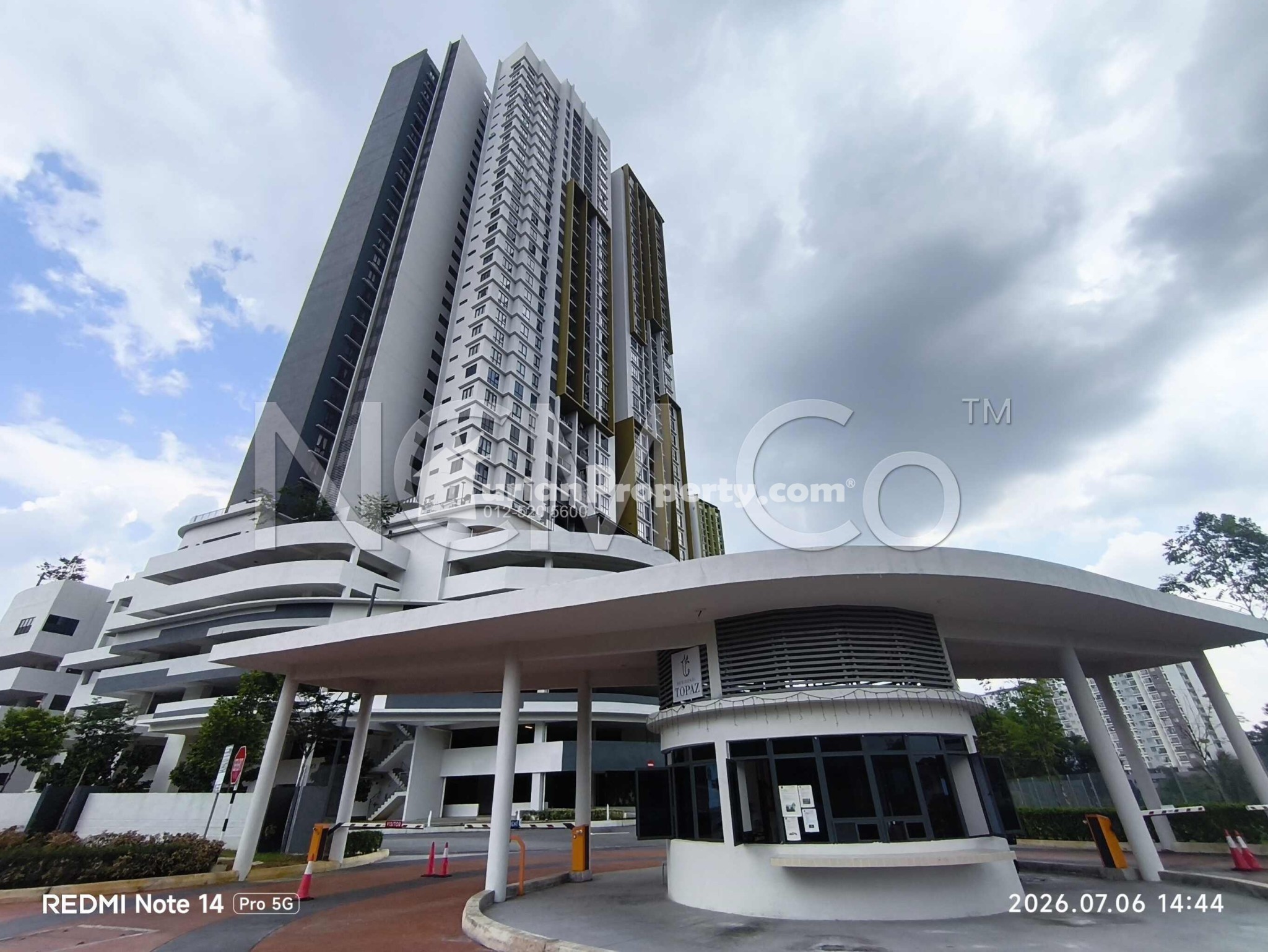 Apartment For Auction at Topaz Residence @  Mutiara Heights