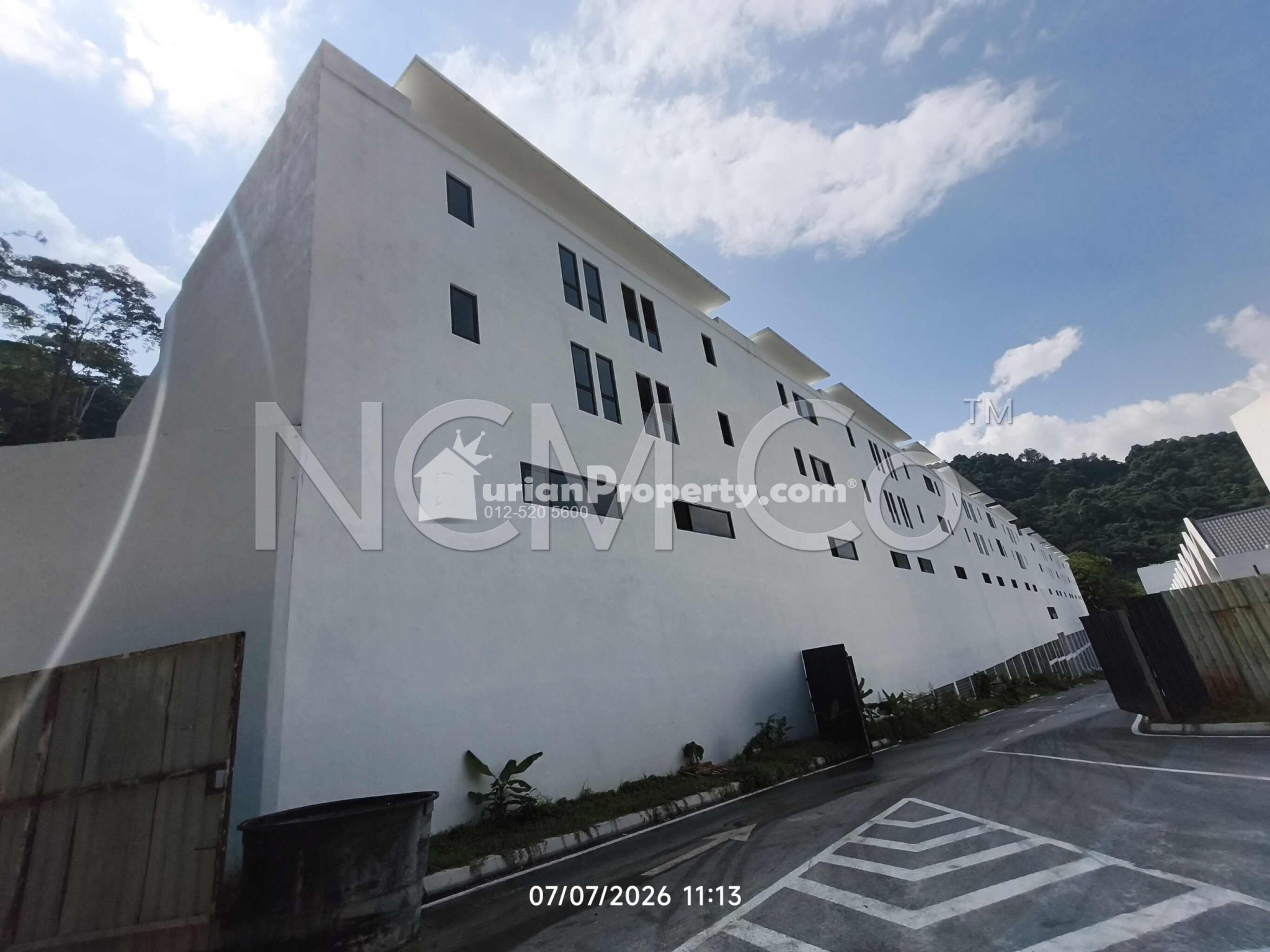 Terrace House For Auction at Empire Residence