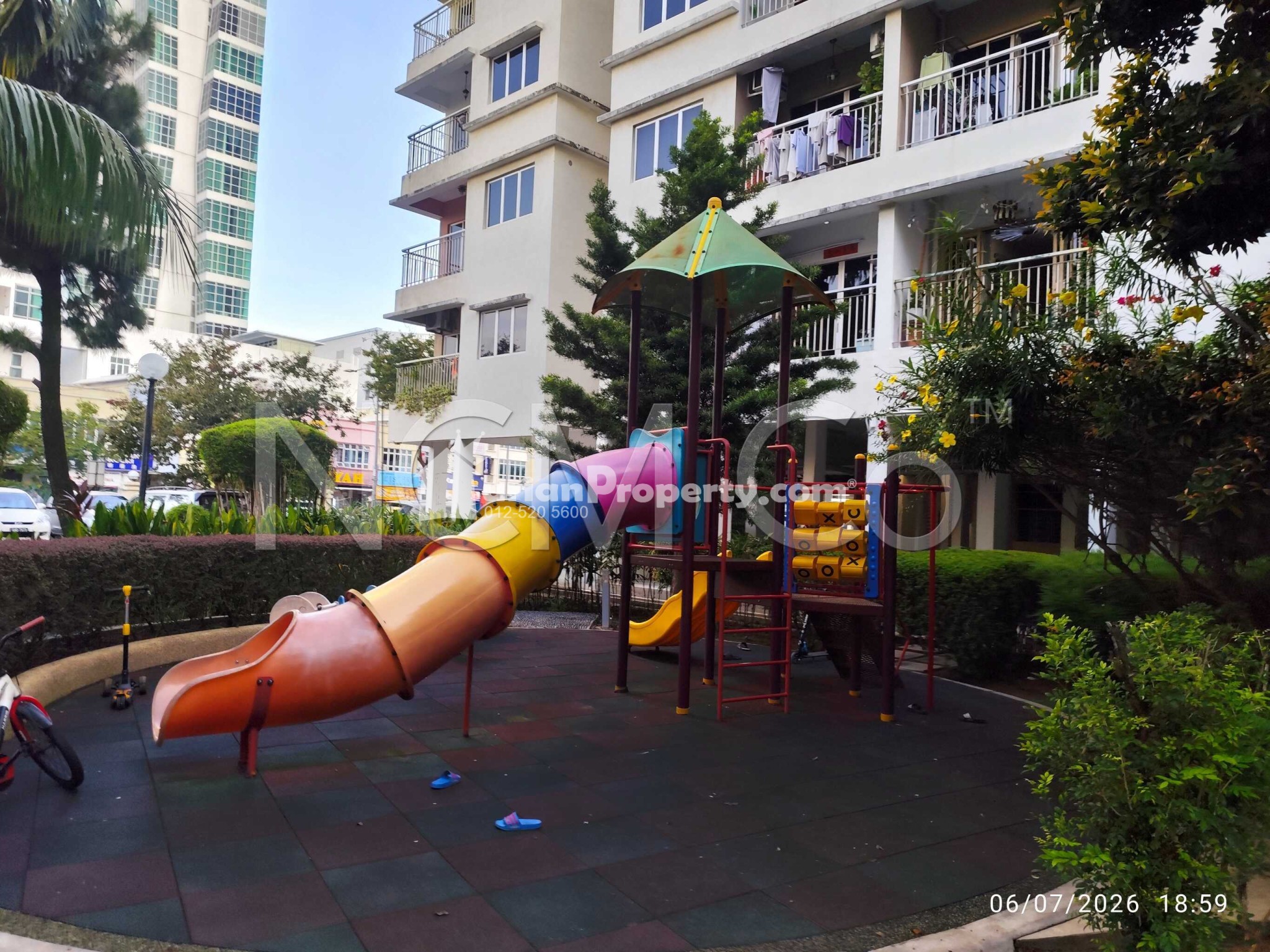 Apartment For Auction at The Ocean View