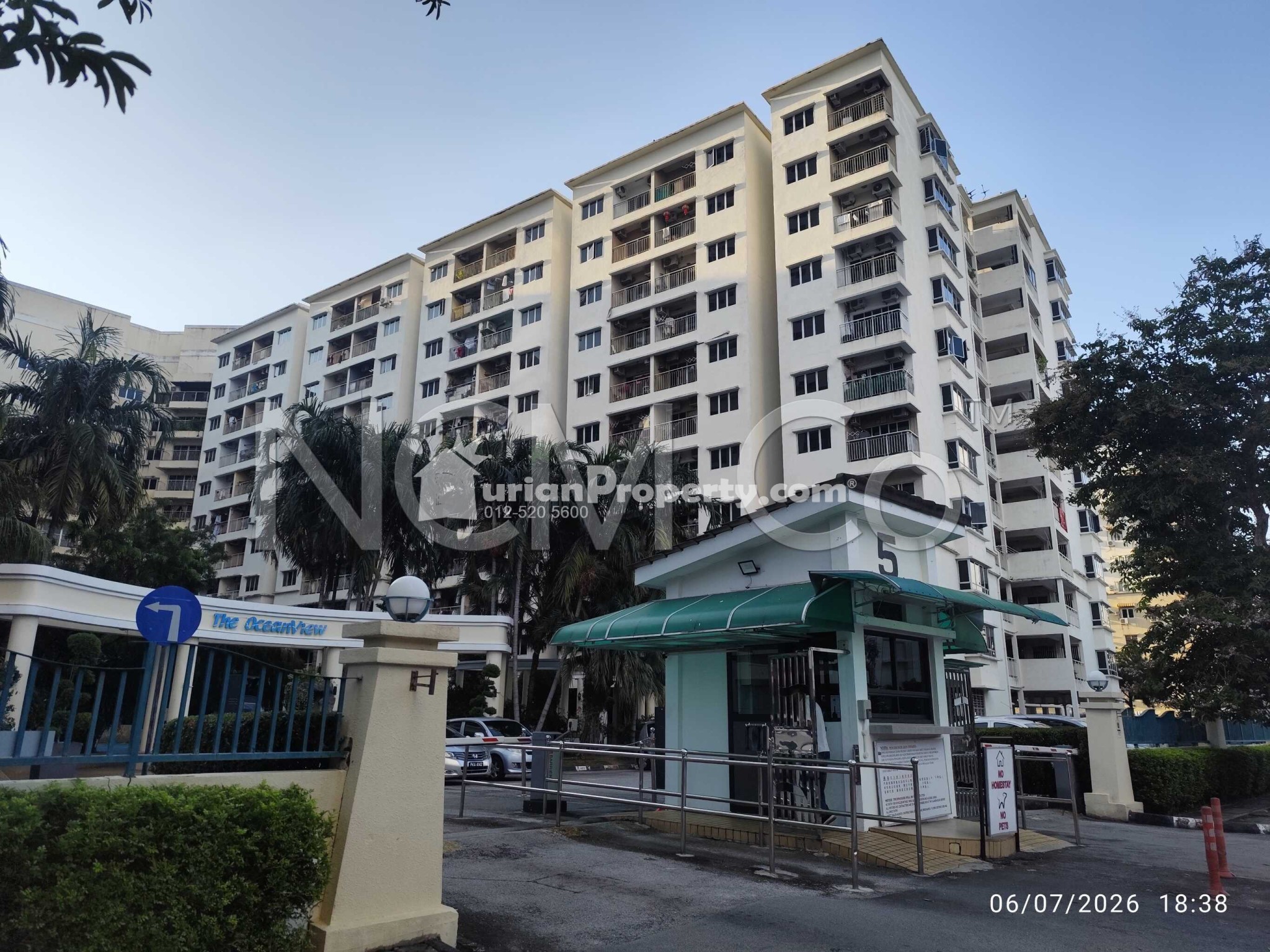 Apartment For Auction at The Ocean View