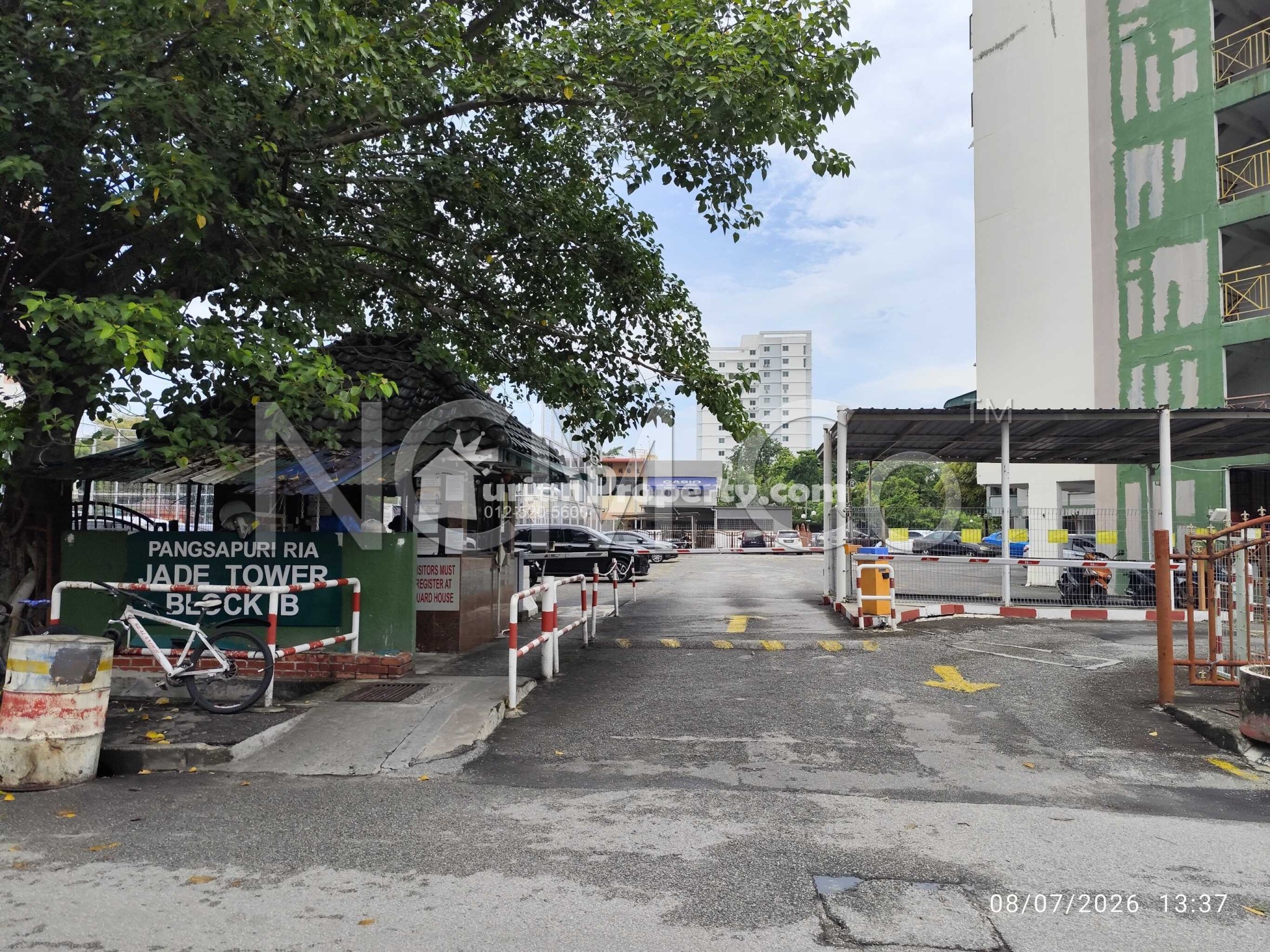 Apartment For Auction at Ria Apartment