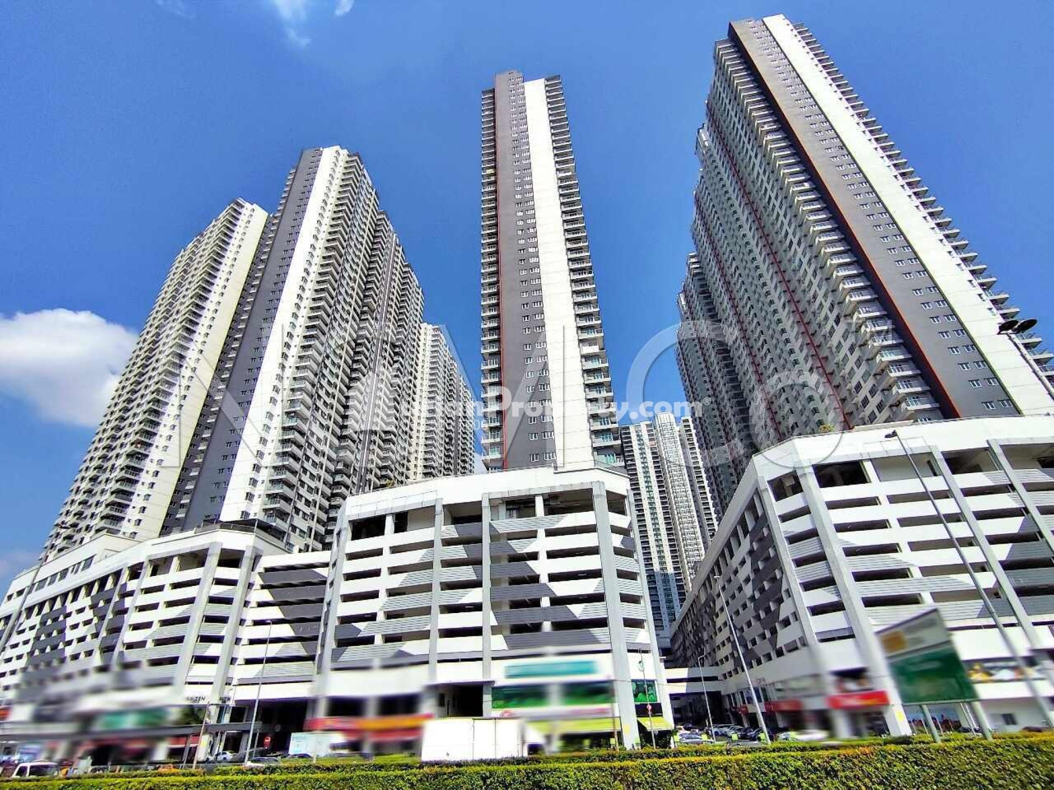 Serviced Residence For Auction at Razak City Residences