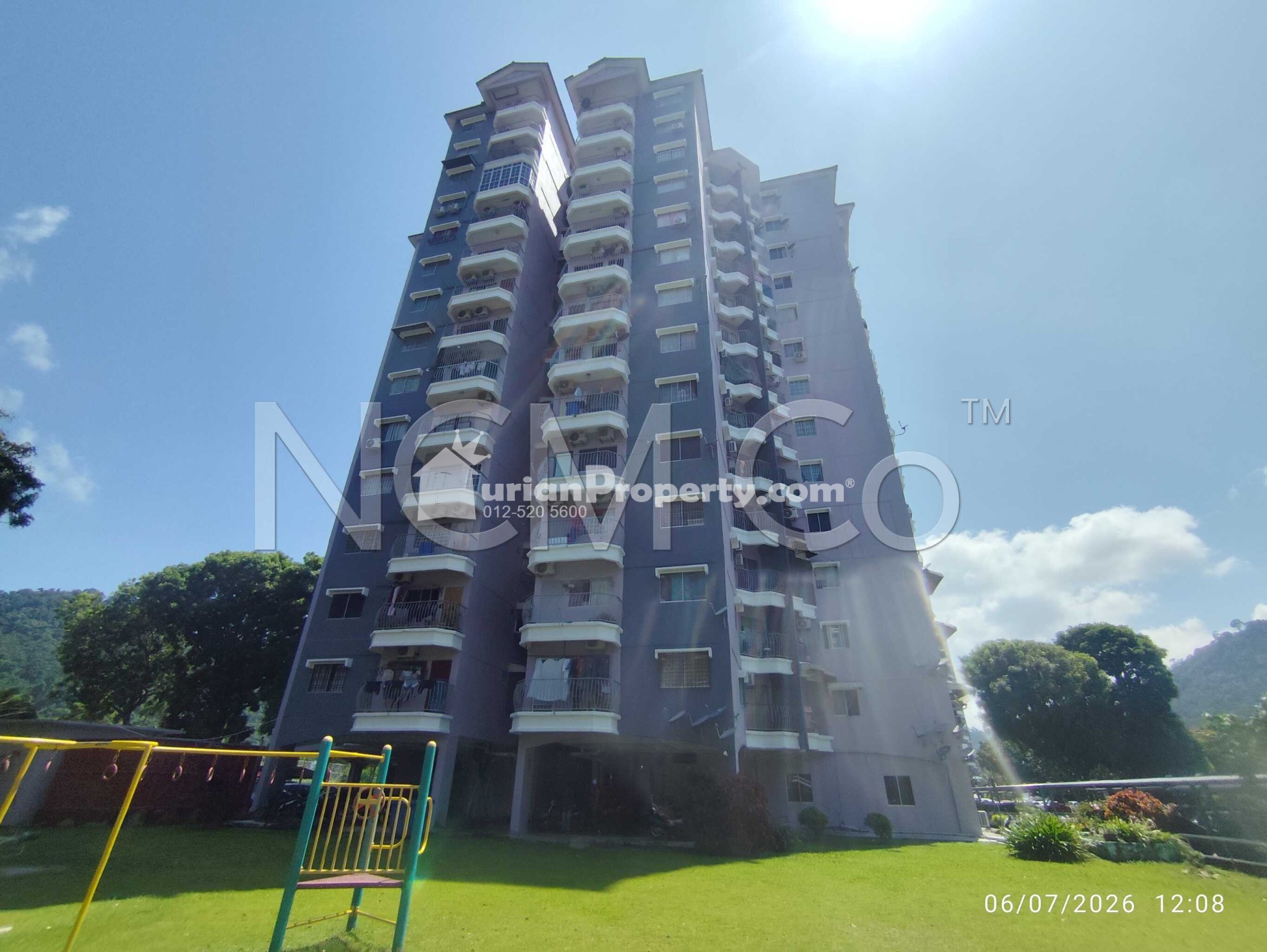 Apartment For Auction at Taman Kumbar Permai