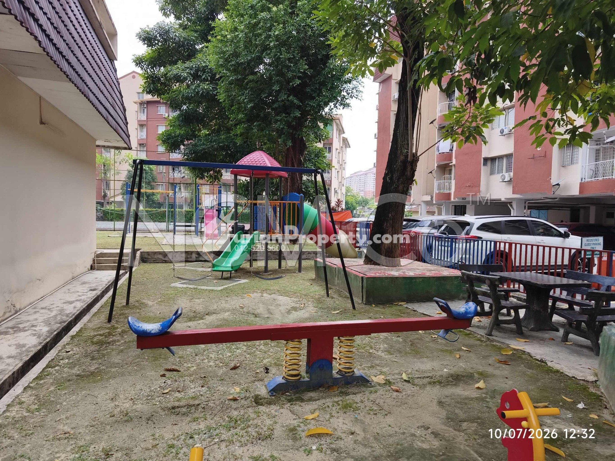 Condo For Auction at Teratai Mewah Condominium