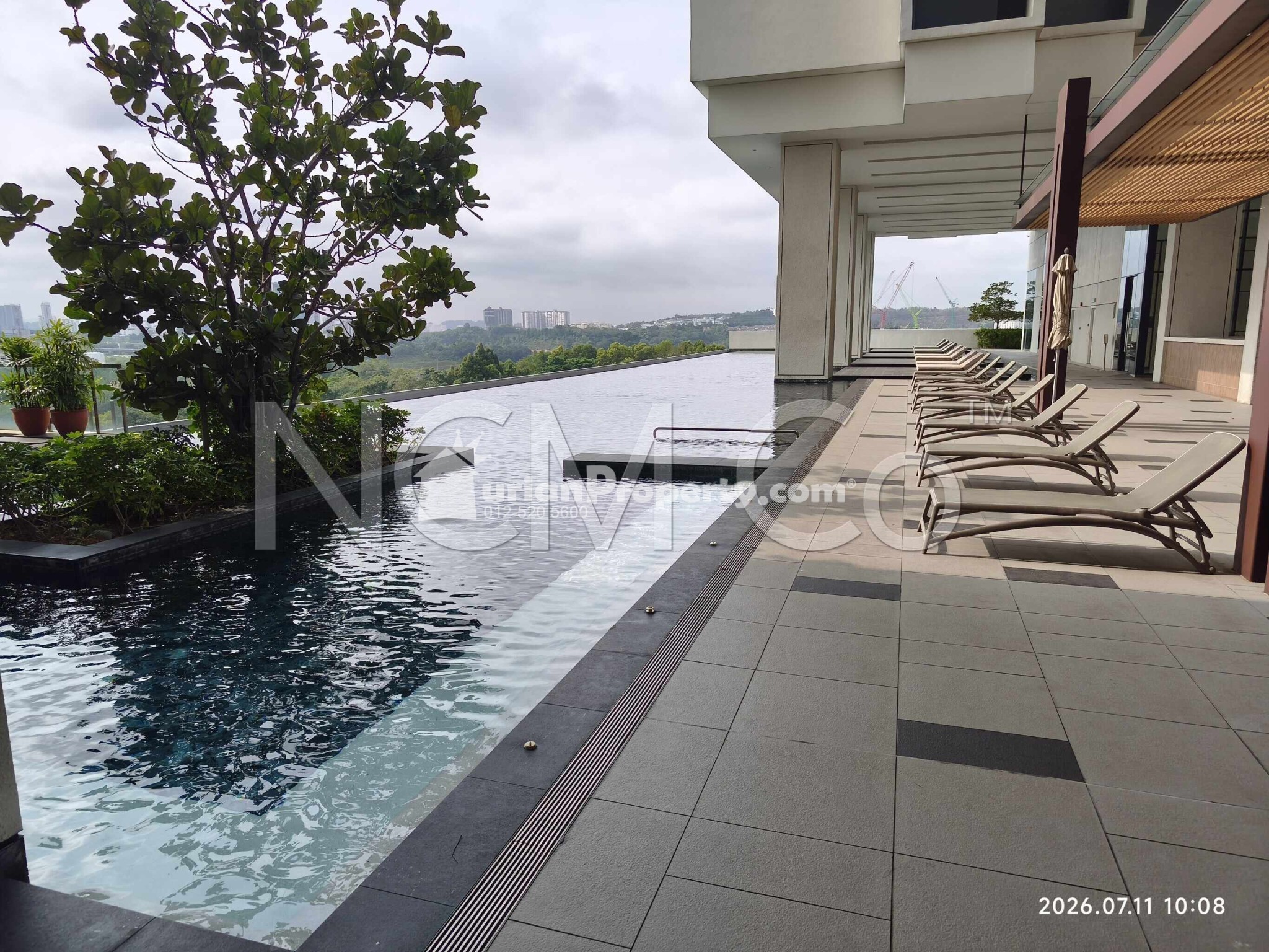 Serviced Residence For Auction at The Park 2