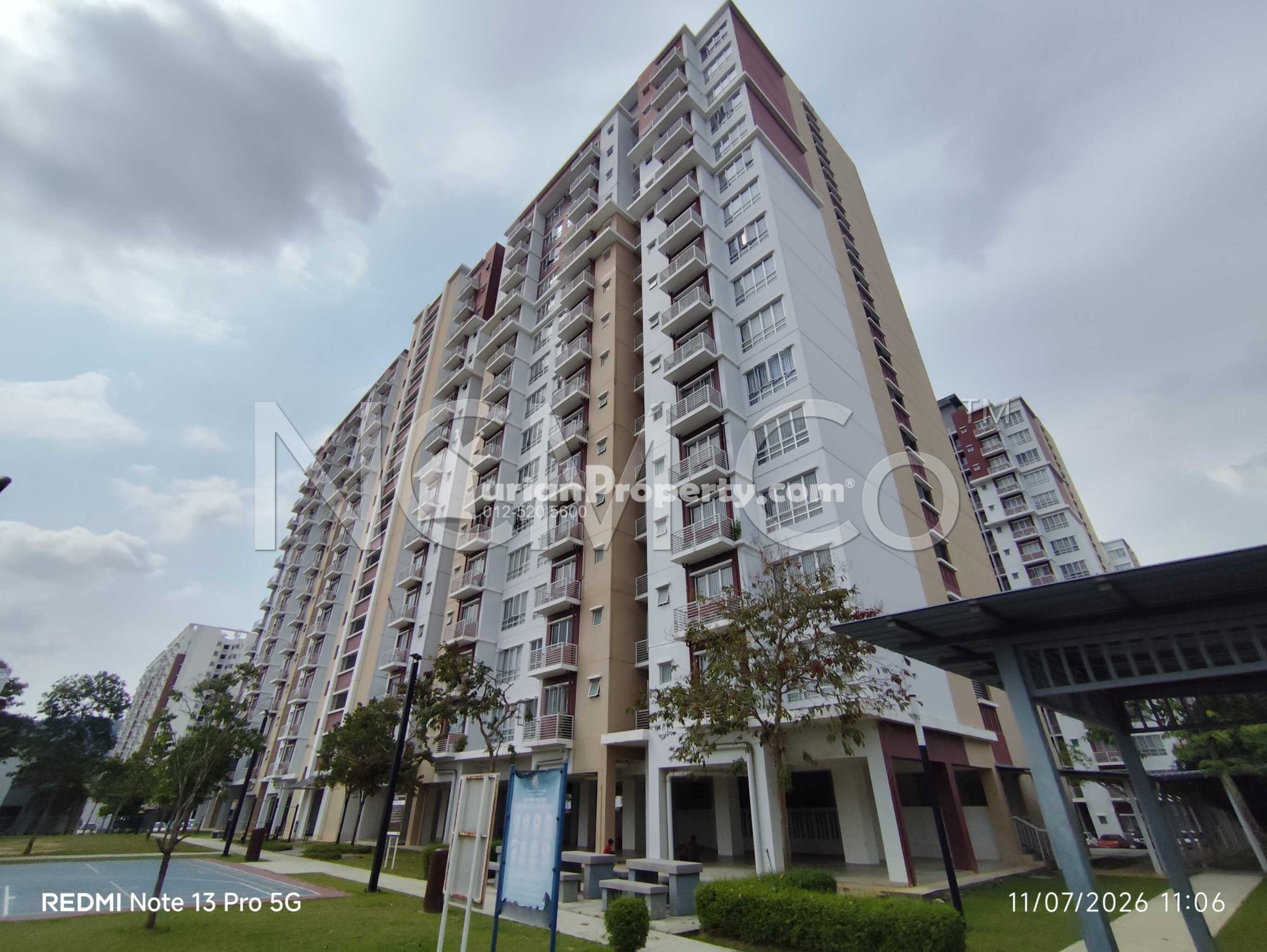 Apartment For Auction at De Kiara Apartment
