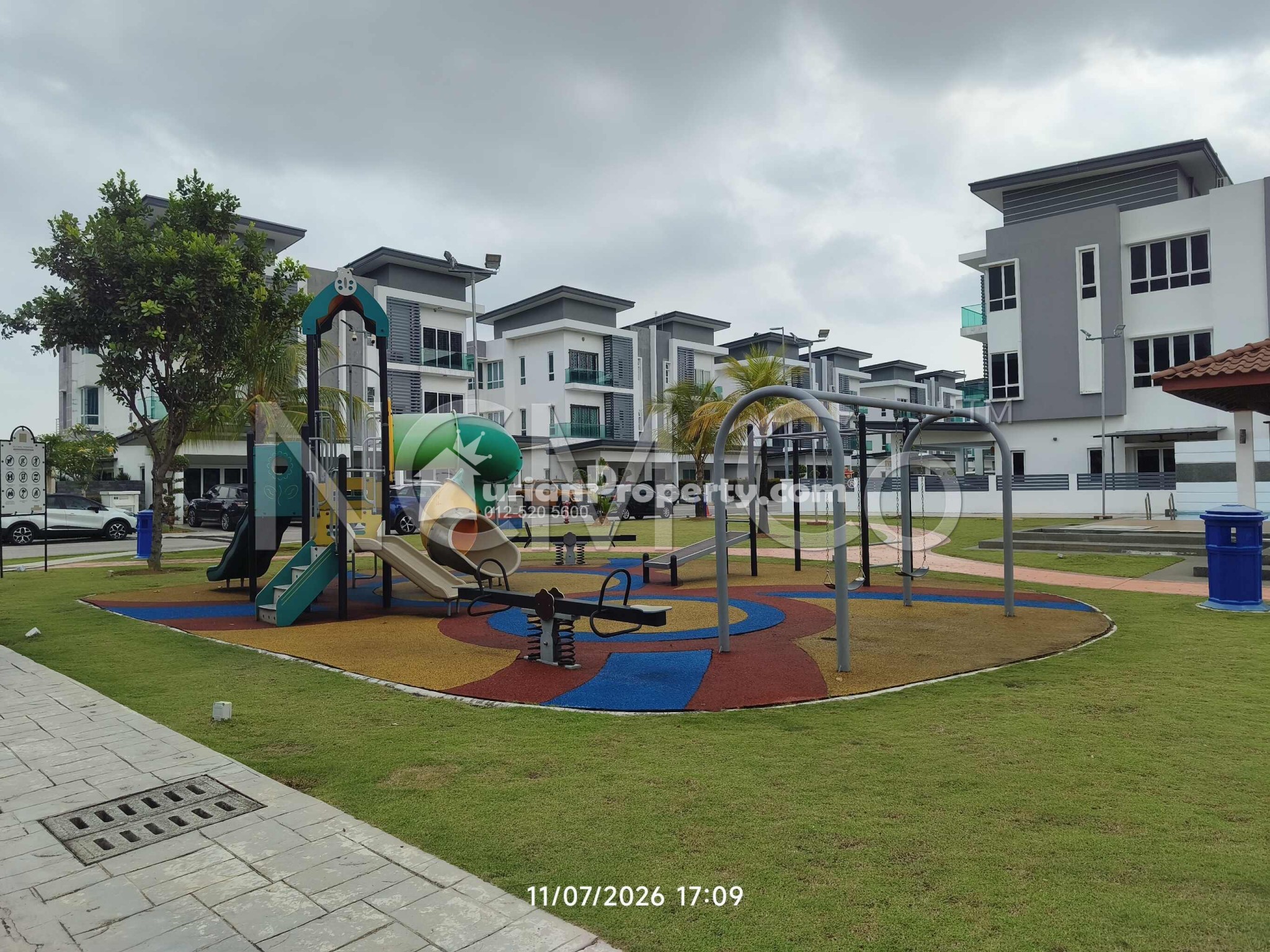 Terrace House For Auction at Laman Vista Alam