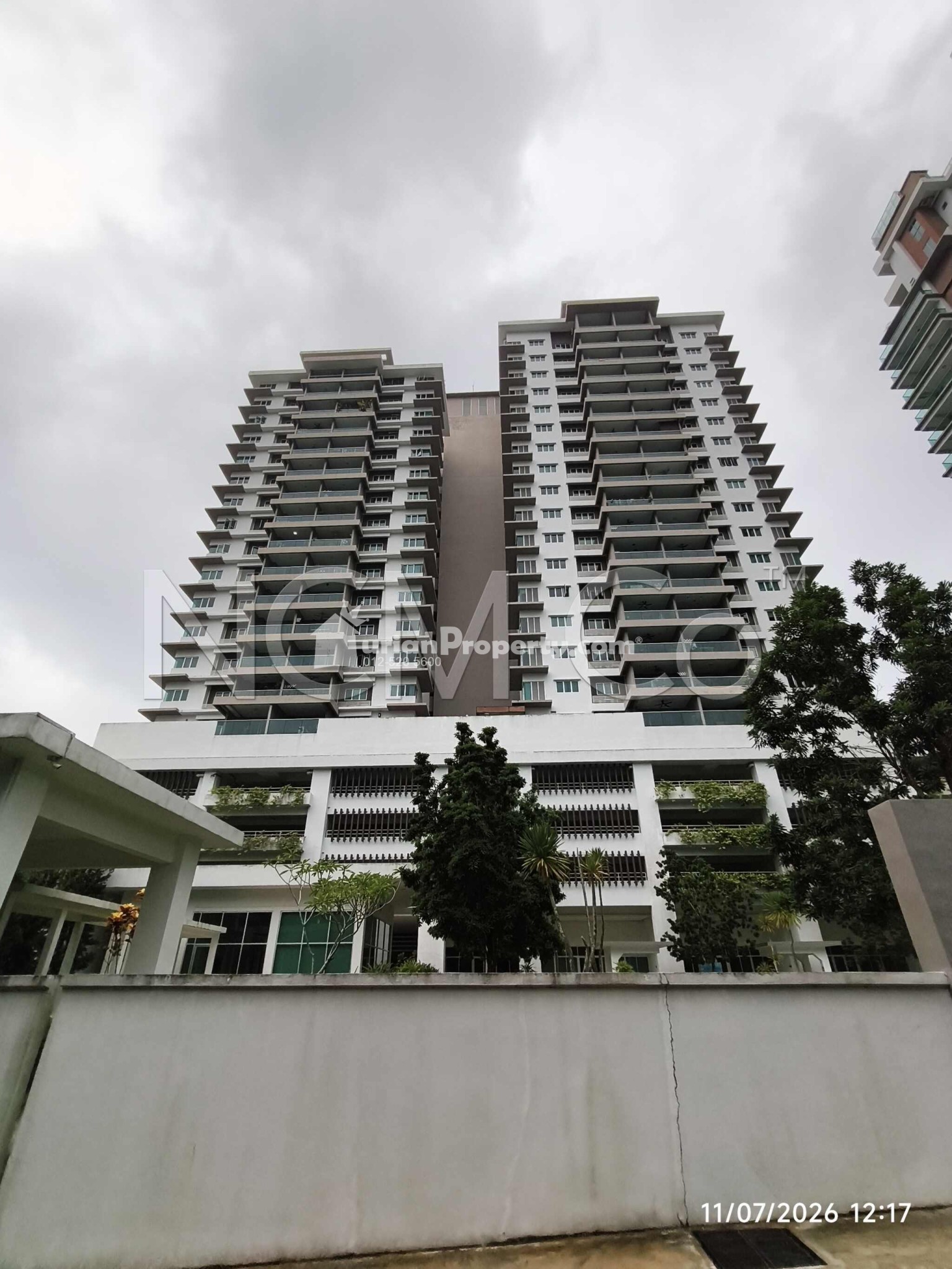 Condo For Auction at Rimba Residence