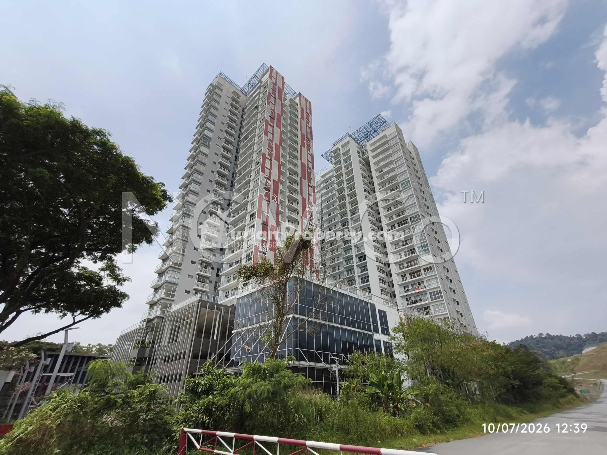 Serviced Residence For Auction at Duet Residence