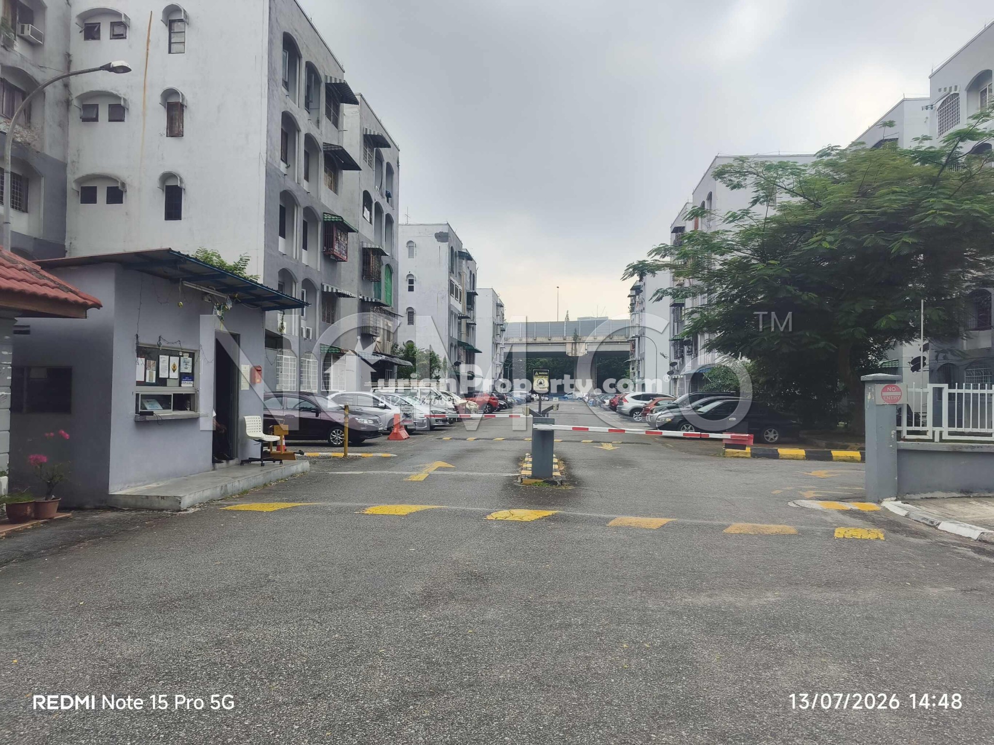 Apartment For Auction at Delima Apartment