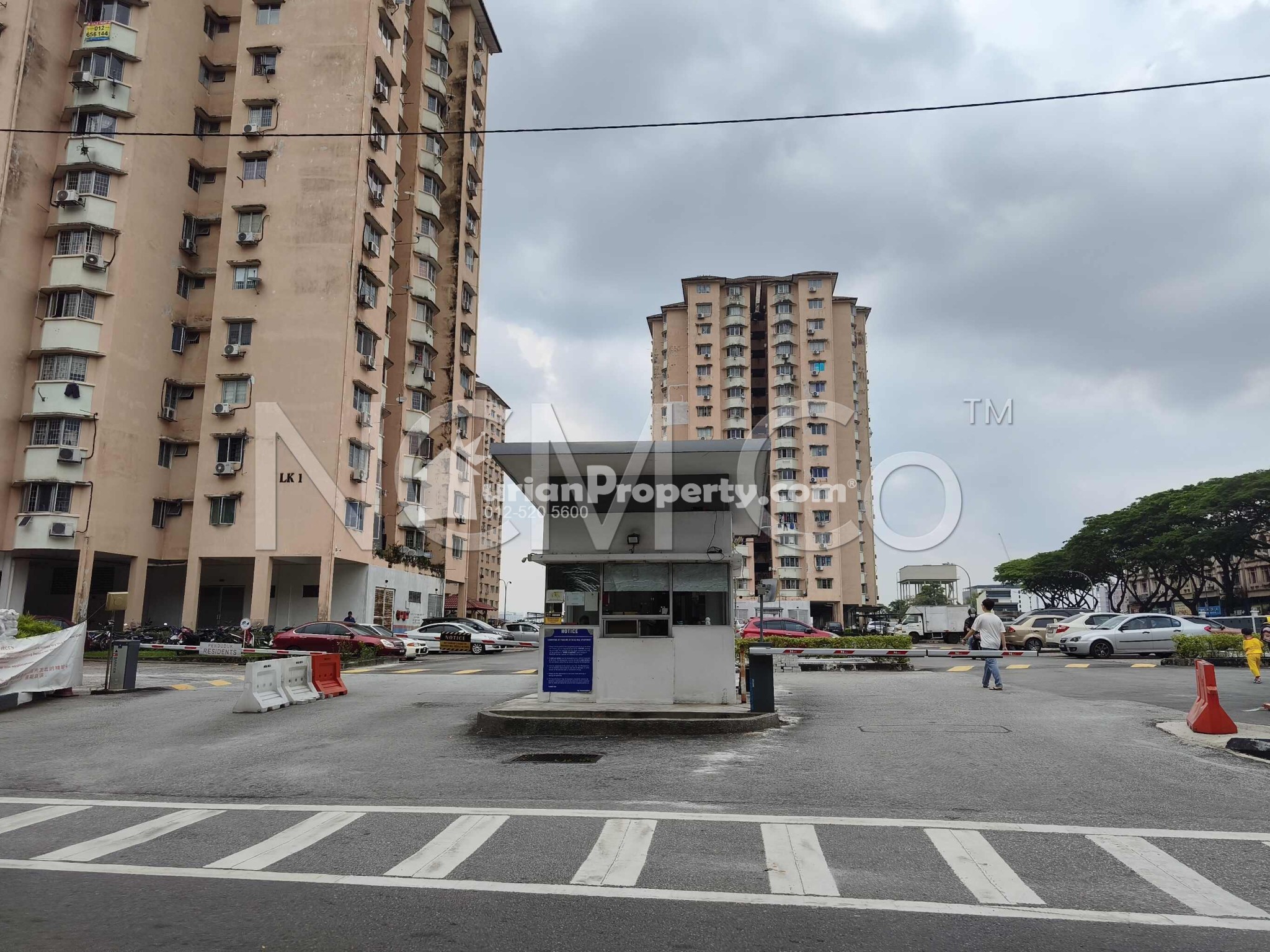 Apartment For Auction at Desa Dua