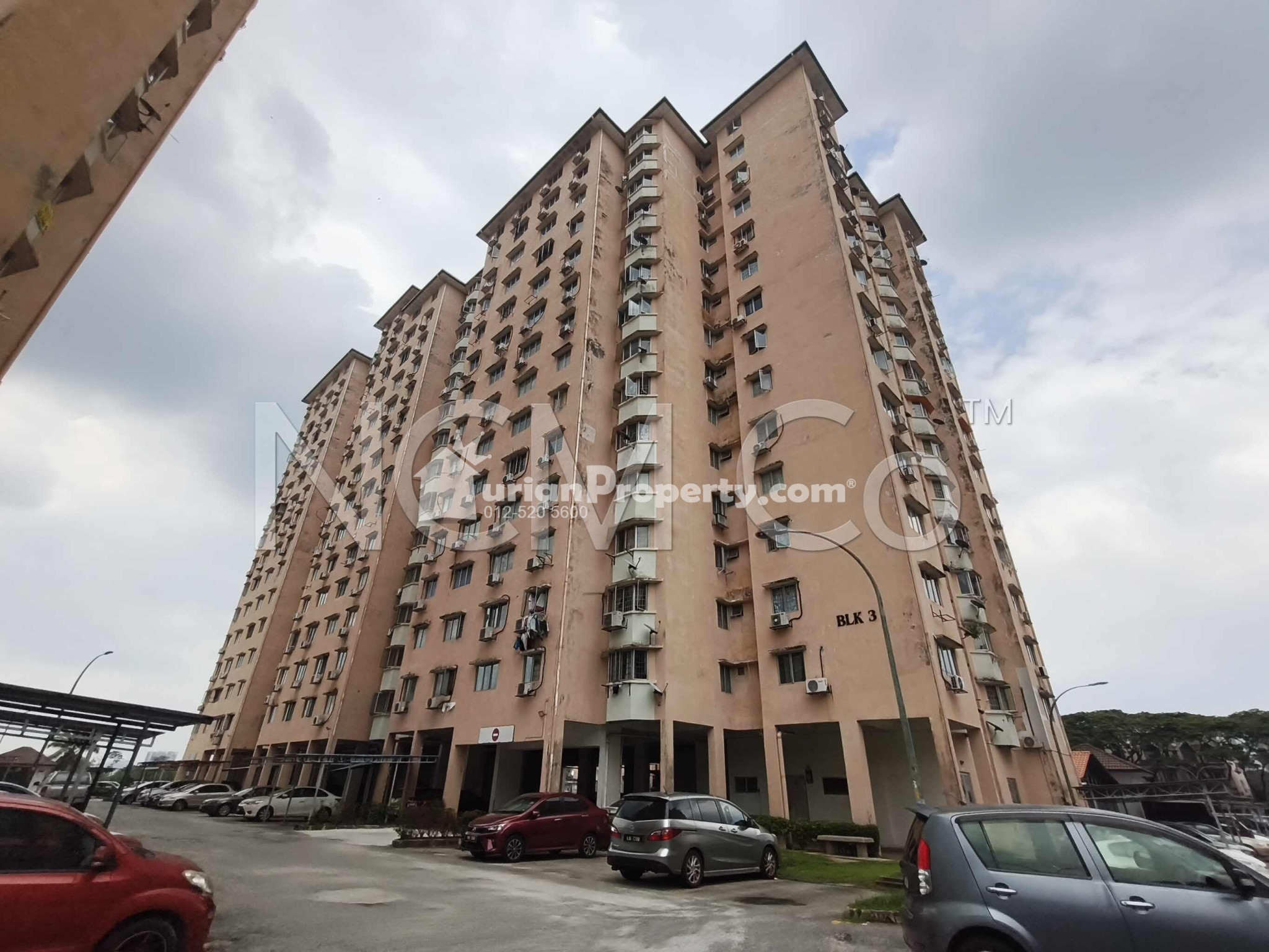 Apartment For Auction at Desa Dua