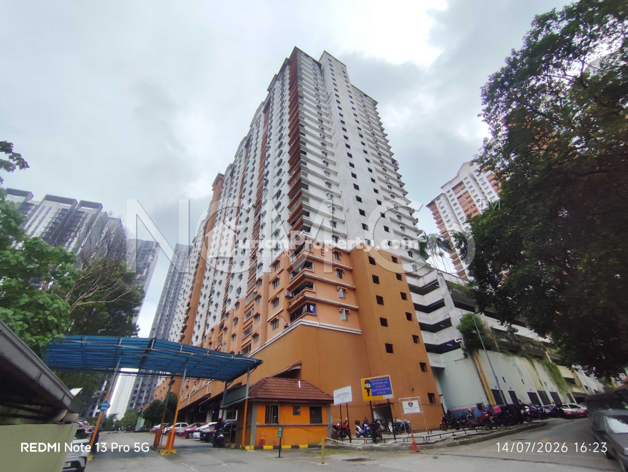 Apartment For Auction at Flora Damansara Apartment
