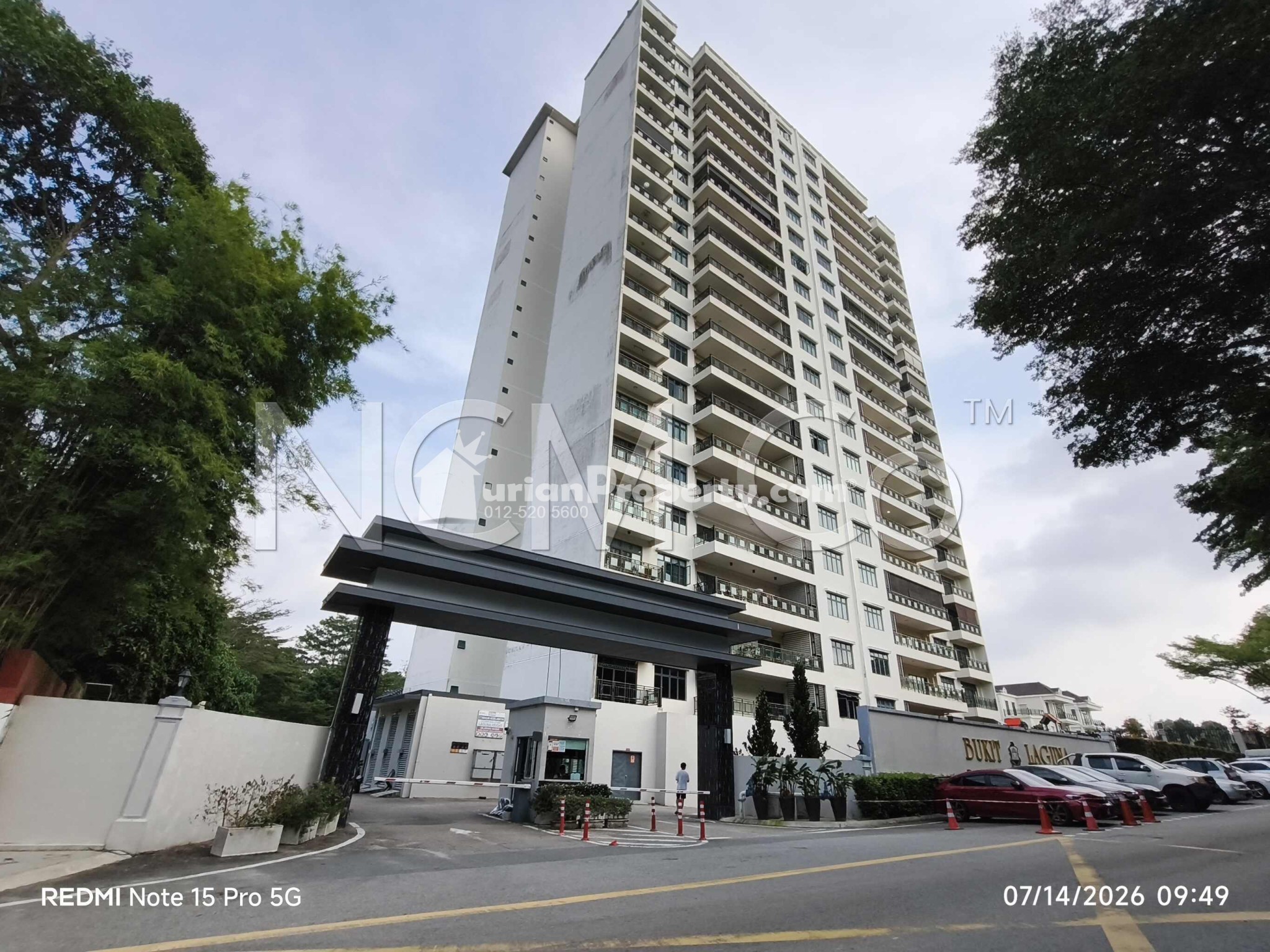 Condo For Auction at Laguna Heights