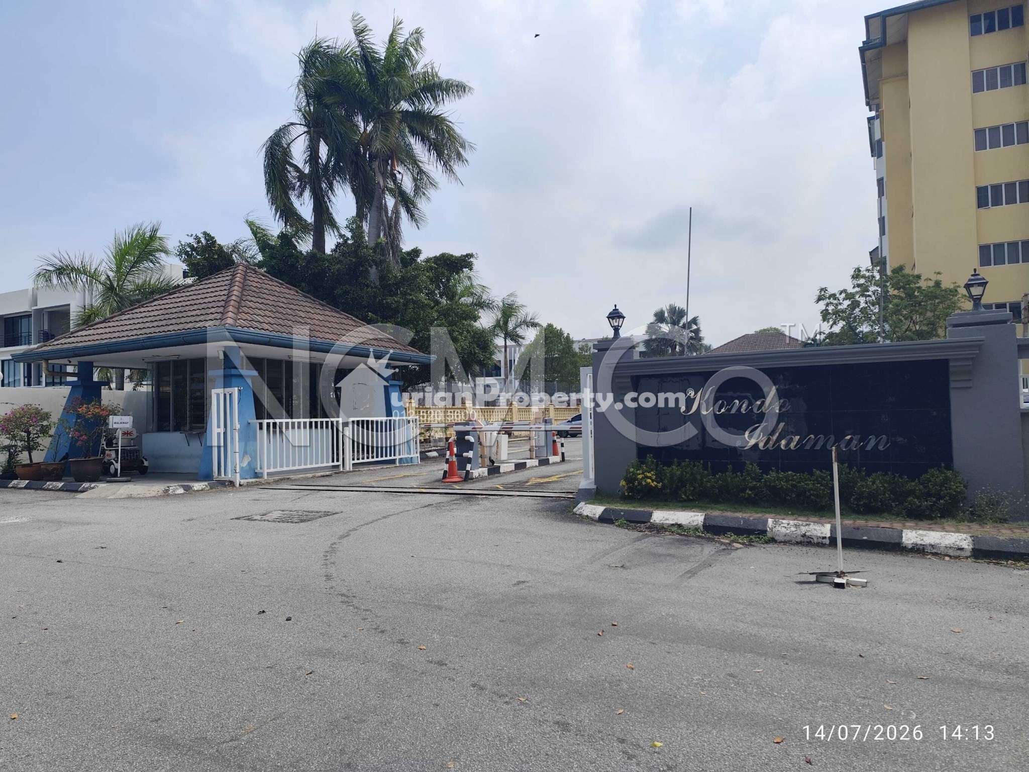 Condo For Auction at Kondo Idaman