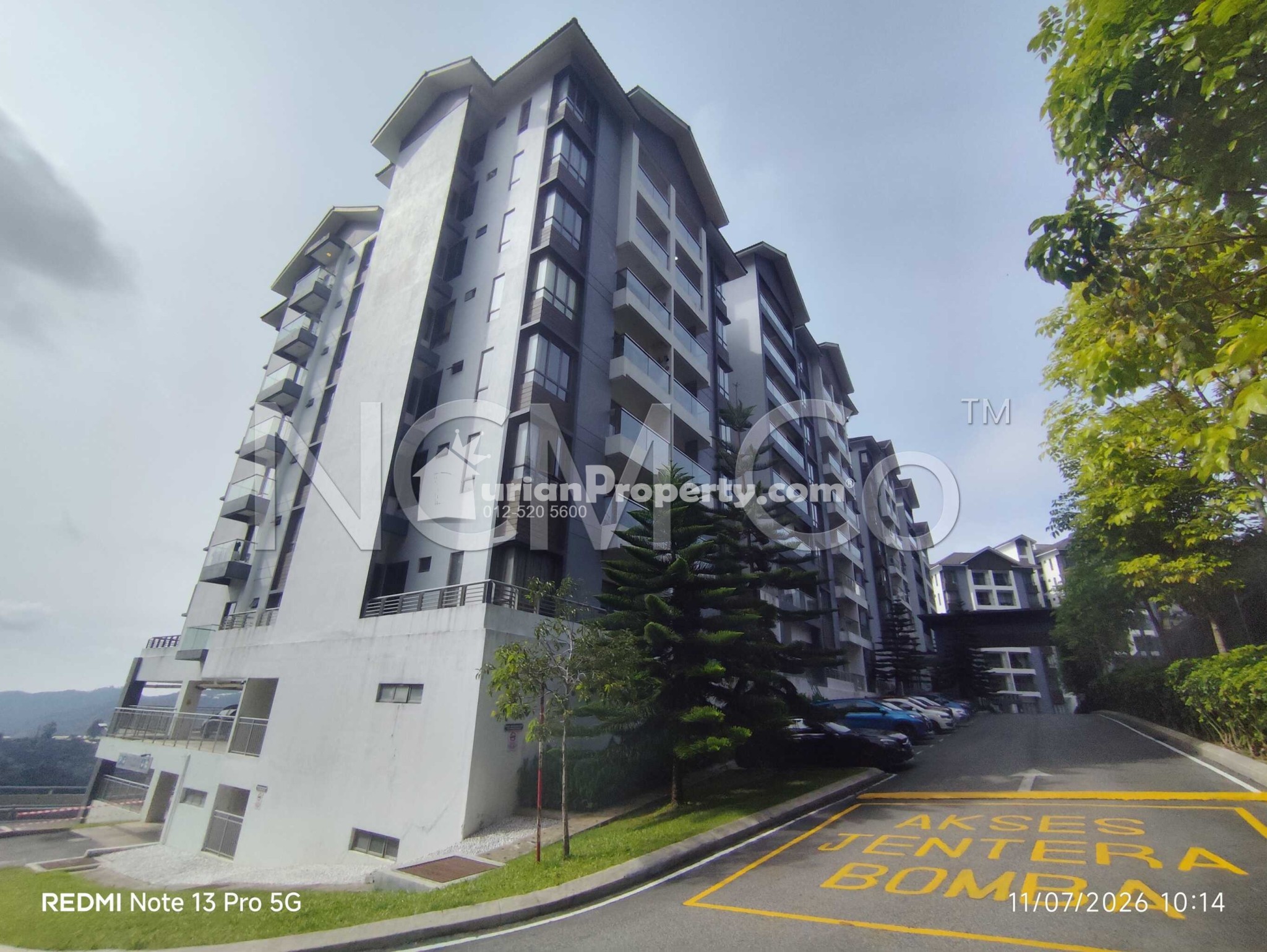 Apartment For Auction at Mont Vue