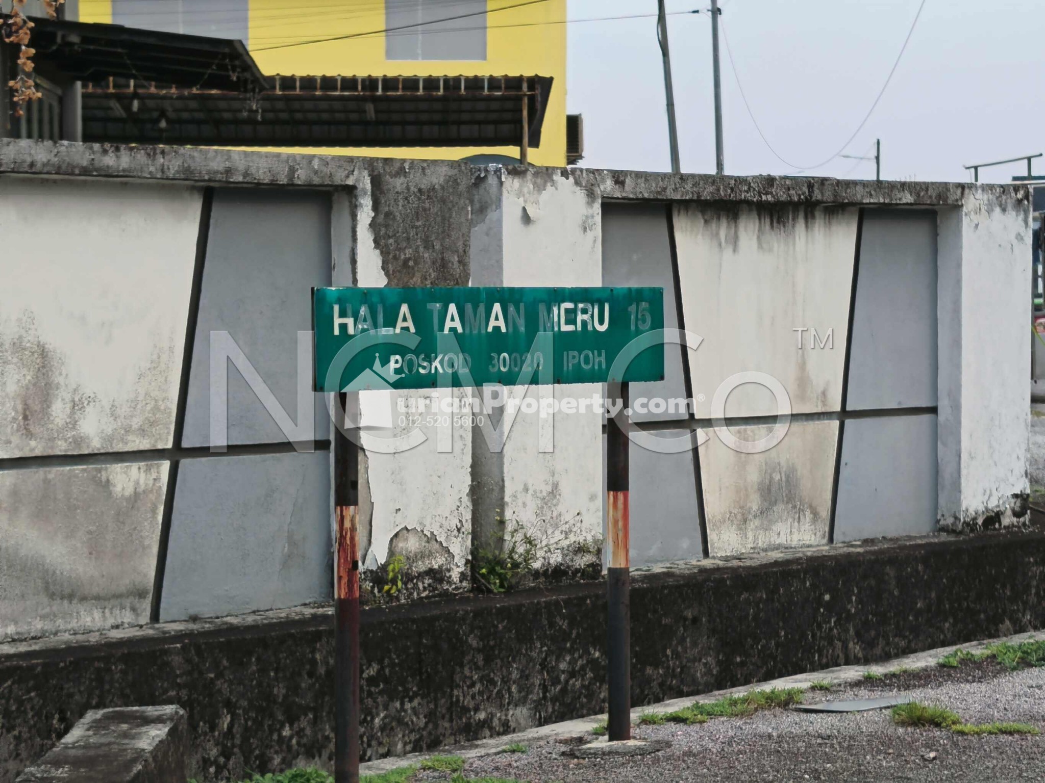 Terrace House For Auction at Taman Meru