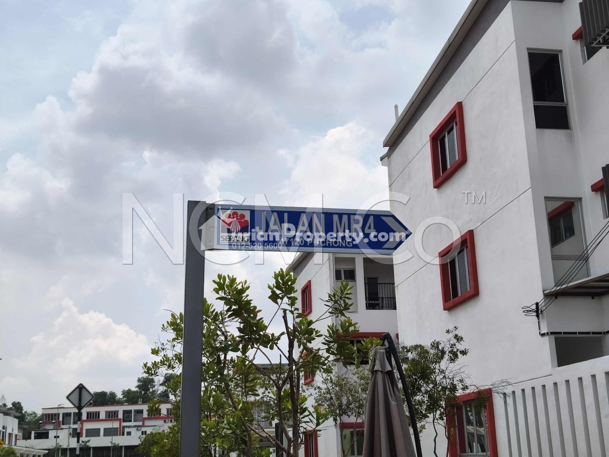 Terrace House For Auction at Meranti Residence
