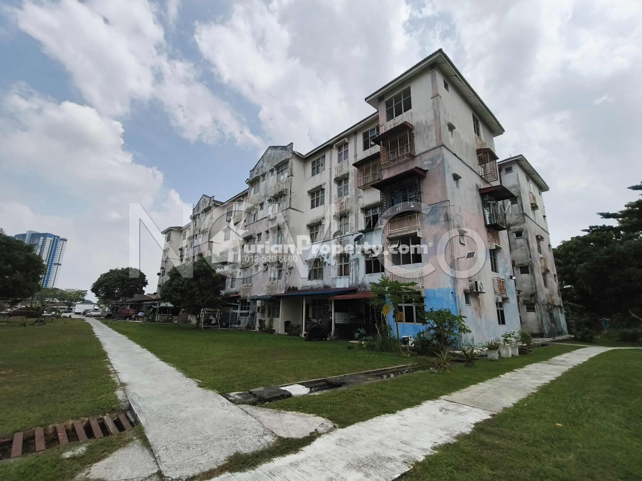 Apartment For Auction at Apartment Anggerik