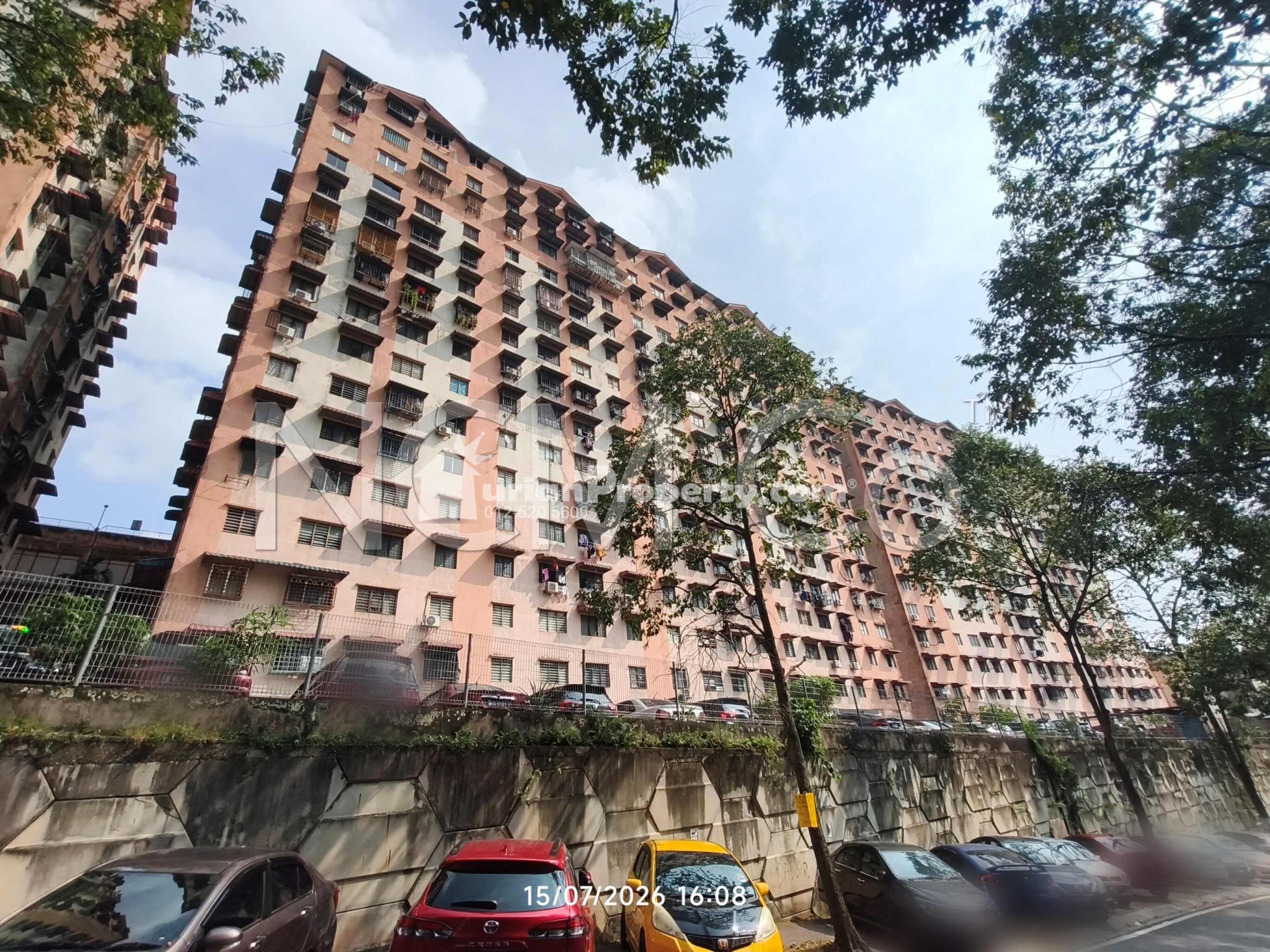 Apartment For Auction at Apartment Lestari