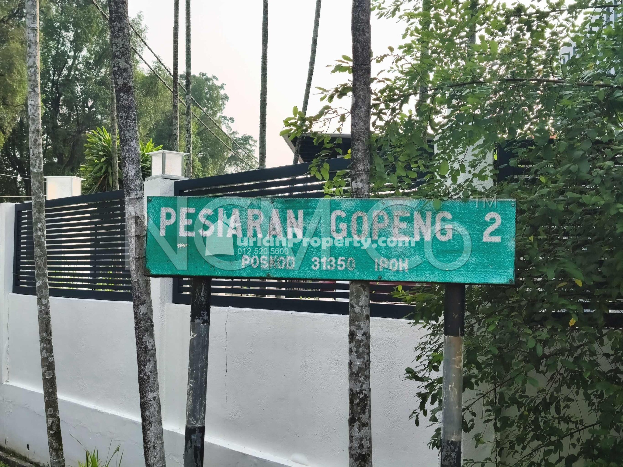 Bungalow House For Auction at Taman Golf