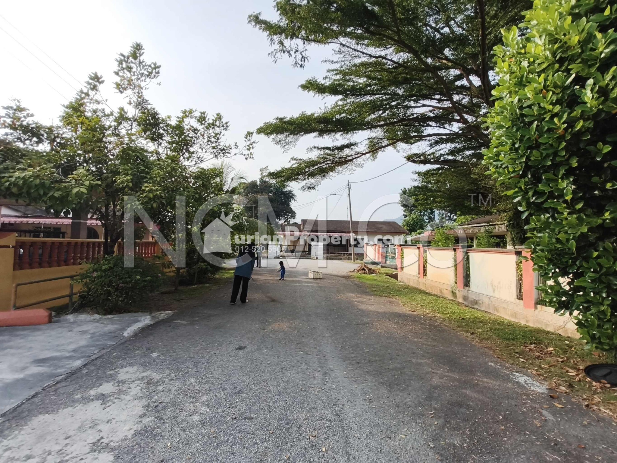 Bungalow House For Auction at Taman Golf