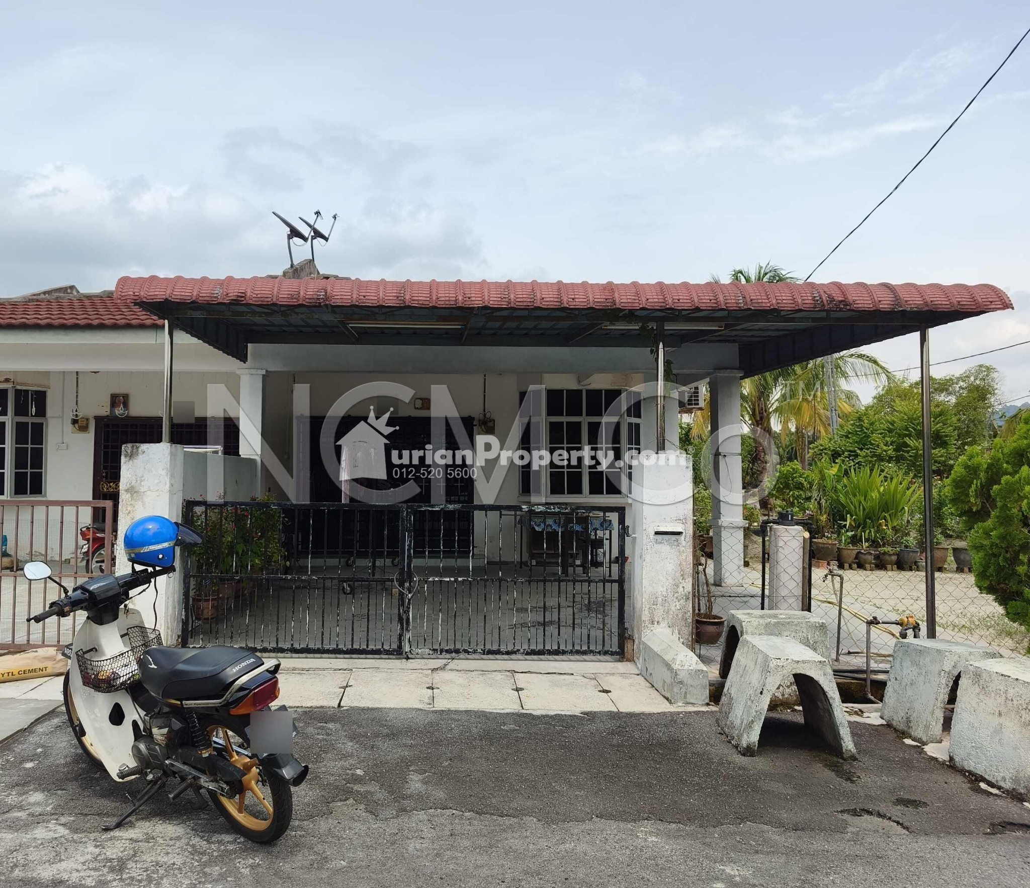 Terrace House For Auction at Taman Kledang