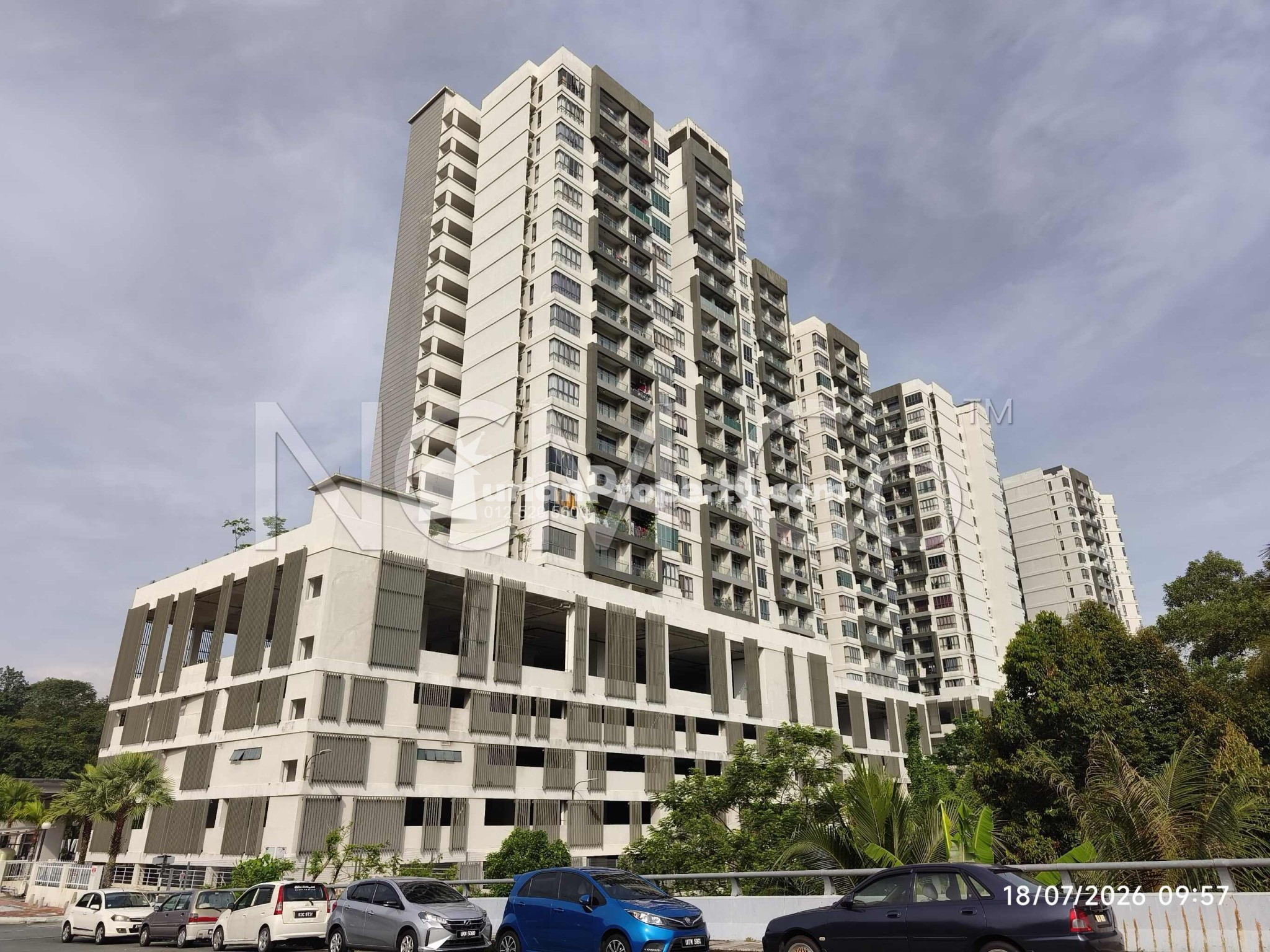 Condo For Auction at LegendView Condominium
