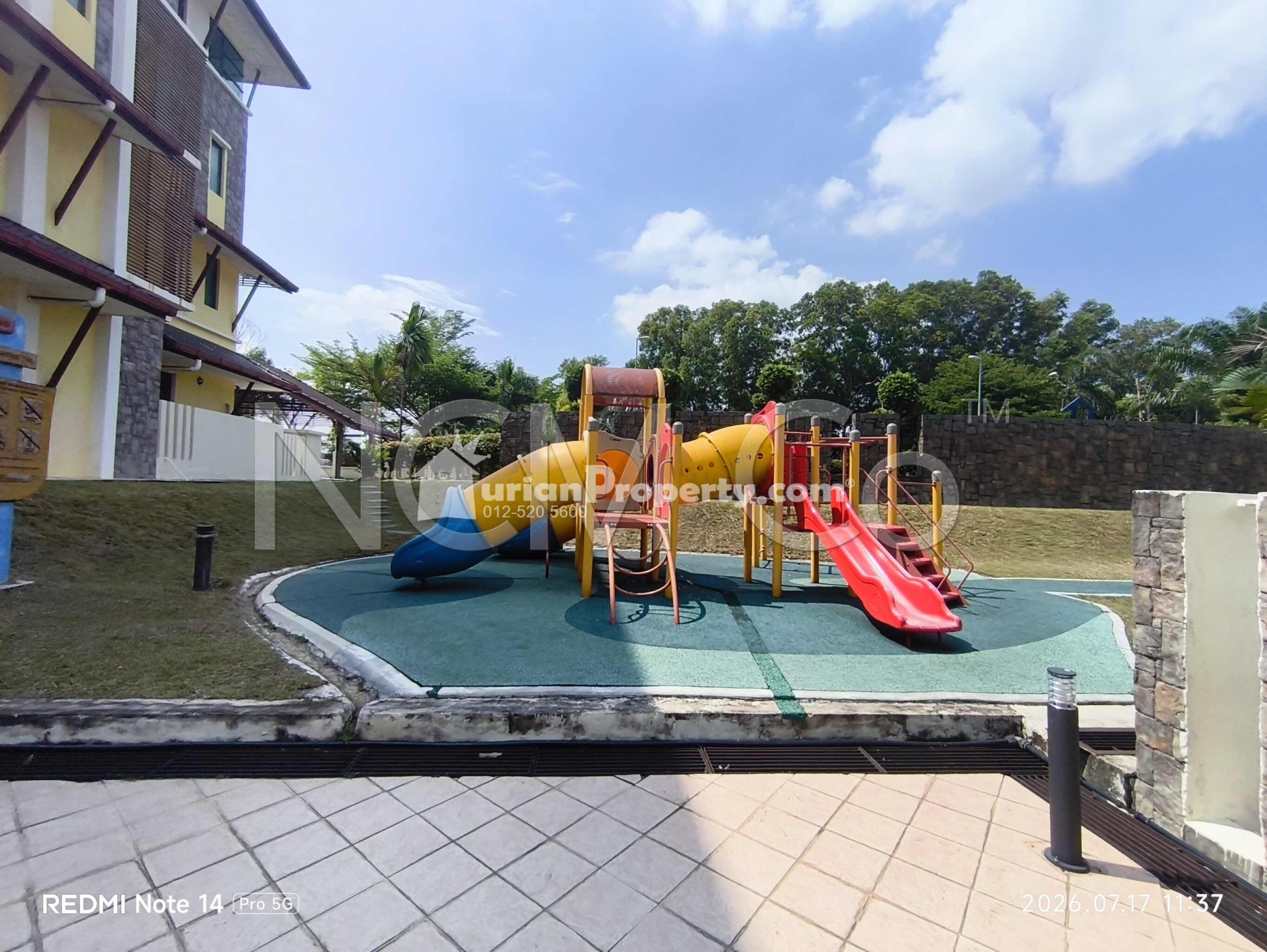 Townhouse For Auction at Avenue Two