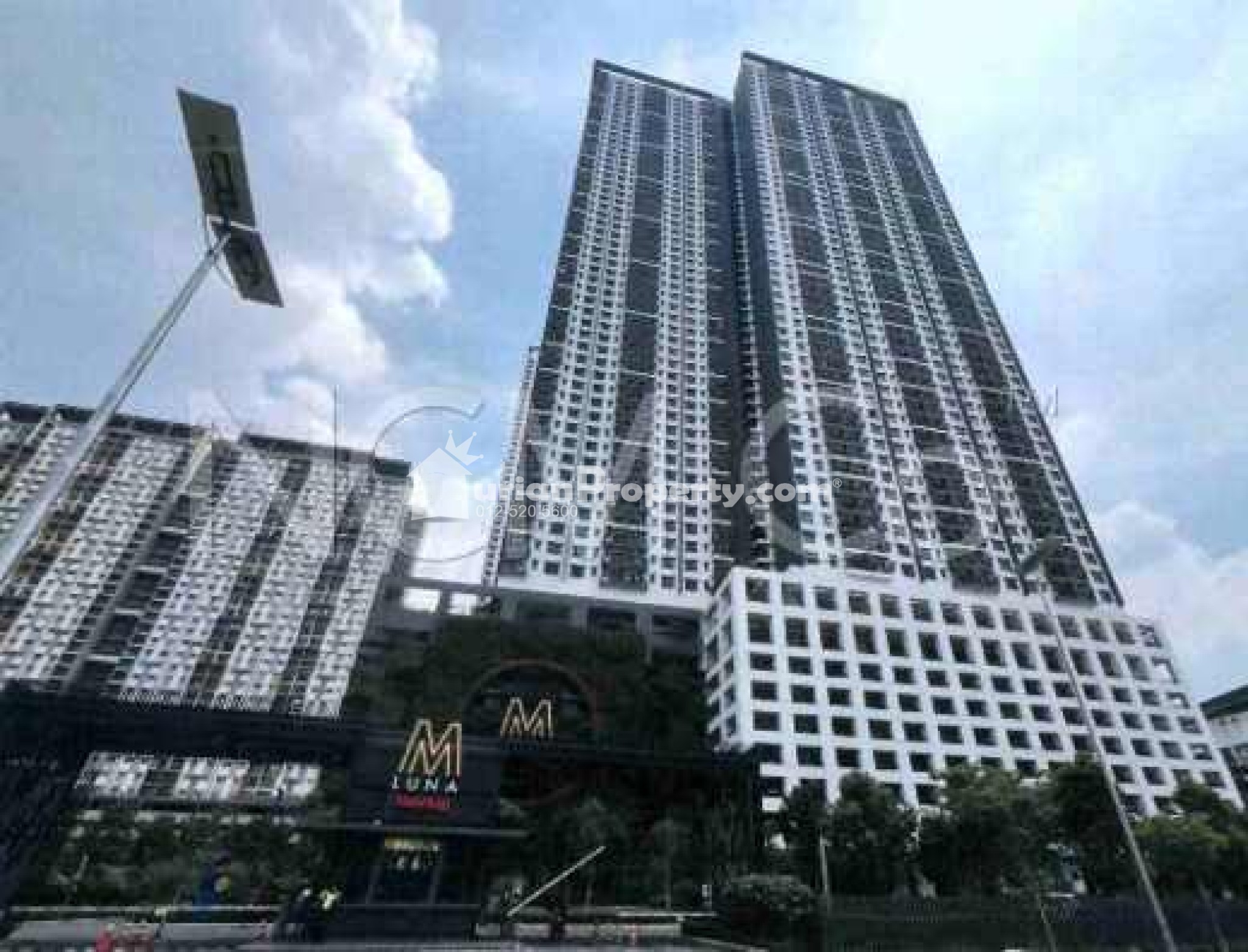 Serviced Residence For Auction at M Luna
