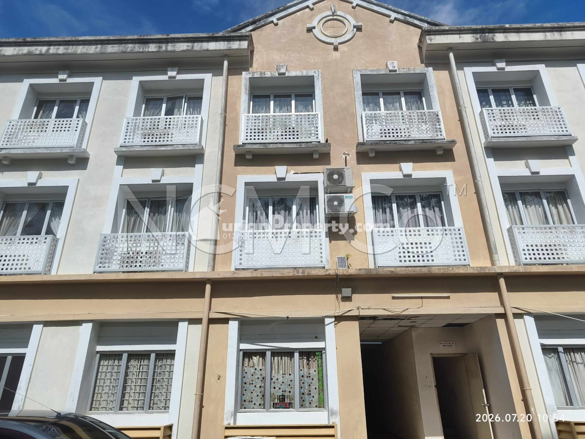 Apartment For Auction at Bukit Merah Laketown